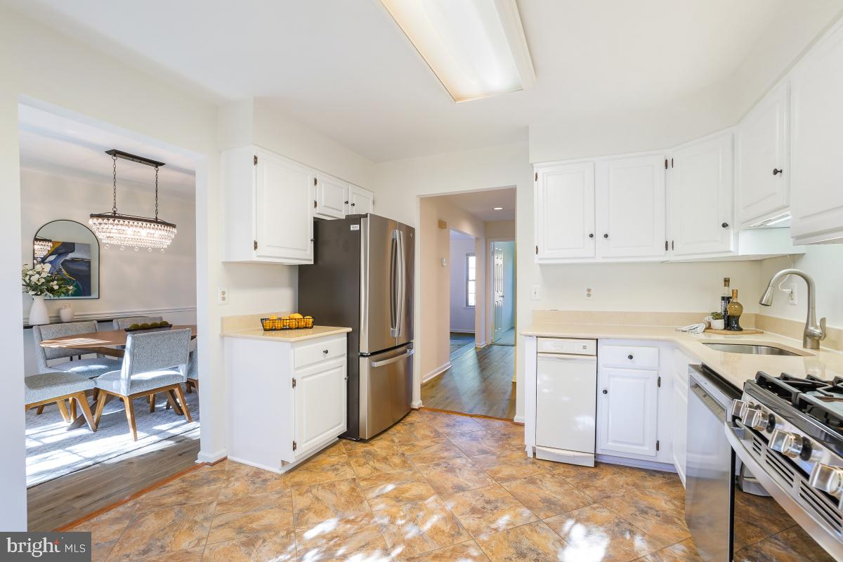 5004 HERITAGE LN, ALEXANDRIA, Virginia 22311, 3 Bedrooms Bedrooms, ,2 BathroomsBathrooms,Residential,For sale,5004 HERITAGE LN,VAAX2051316 MLS # VAAX2051316 5004 HERITAGE LN, ALEXANDRIA, Virginia 22311, 3 Bedrooms Bedrooms, ,2 BathroomsBathrooms,Residential,For sale,5004 HERITAGE LN,VAAX2051316 MLS # VAAX2051316