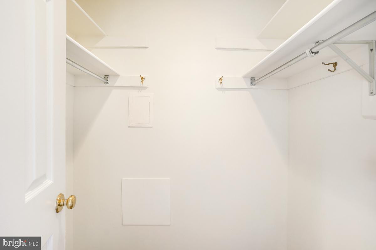 5004 HERITAGE LN, ALEXANDRIA, Virginia 22311, 3 Bedrooms Bedrooms, ,2 BathroomsBathrooms,Residential,For sale,5004 HERITAGE LN,VAAX2051316 MLS # VAAX2051316 5004 HERITAGE LN, ALEXANDRIA, Virginia 22311, 3 Bedrooms Bedrooms, ,2 BathroomsBathrooms,Residential,For sale,5004 HERITAGE LN,VAAX2051316 MLS # VAAX2051316