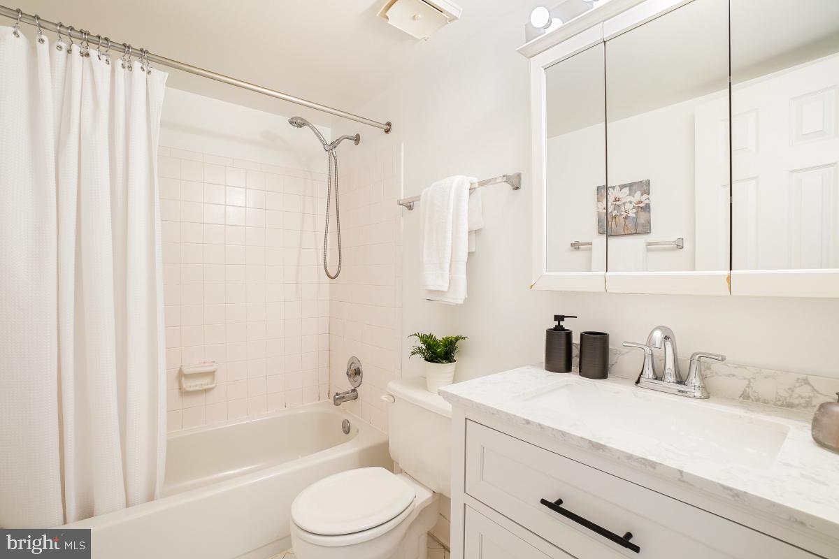 5004 HERITAGE LN, ALEXANDRIA, Virginia 22311, 3 Bedrooms Bedrooms, ,2 BathroomsBathrooms,Residential,For sale,5004 HERITAGE LN,VAAX2051316 MLS # VAAX2051316 5004 HERITAGE LN, ALEXANDRIA, Virginia 22311, 3 Bedrooms Bedrooms, ,2 BathroomsBathrooms,Residential,For sale,5004 HERITAGE LN,VAAX2051316 MLS # VAAX2051316