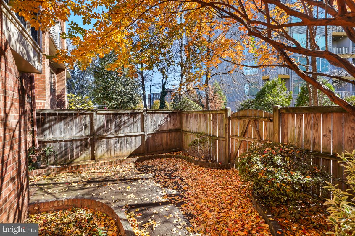 5004 HERITAGE LN, ALEXANDRIA, Virginia 22311, 3 Bedrooms Bedrooms, ,2 BathroomsBathrooms,Residential,For sale,5004 HERITAGE LN,VAAX2051316 MLS # VAAX2051316 5004 HERITAGE LN, ALEXANDRIA, Virginia 22311, 3 Bedrooms Bedrooms, ,2 BathroomsBathrooms,Residential,For sale,5004 HERITAGE LN,VAAX2051316 MLS # VAAX2051316