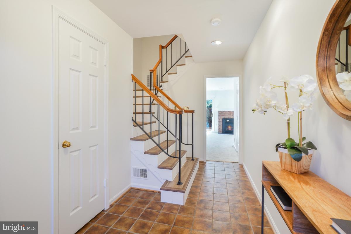 5004 HERITAGE LN, ALEXANDRIA, Virginia 22311, 3 Bedrooms Bedrooms, ,2 BathroomsBathrooms,Residential,For sale,5004 HERITAGE LN,VAAX2051316 MLS # VAAX2051316 5004 HERITAGE LN, ALEXANDRIA, Virginia 22311, 3 Bedrooms Bedrooms, ,2 BathroomsBathrooms,Residential,For sale,5004 HERITAGE LN,VAAX2051316 MLS # VAAX2051316