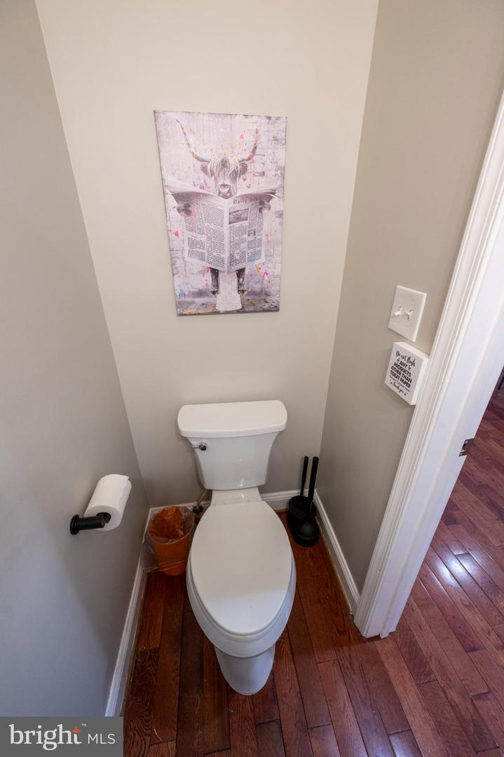 908 13TH ST NE, WASHINGTON, District Of Columbia 20002, 3 Bedrooms Bedrooms, 11 Rooms Rooms,2 BathroomsBathrooms,Residential,For sale,908 13TH ST NE,DCDC2231094 MLS # DCDC2231094