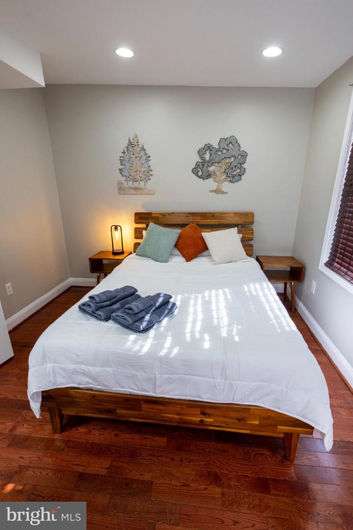 908 13TH ST NE, WASHINGTON, District Of Columbia 20002, 3 Bedrooms Bedrooms, 11 Rooms Rooms,2 BathroomsBathrooms,Residential,For sale,908 13TH ST NE,DCDC2231094 MLS # DCDC2231094