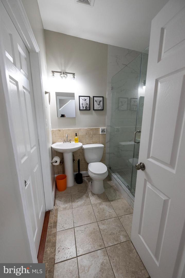 908 13TH ST NE, WASHINGTON, District Of Columbia 20002, 3 Bedrooms Bedrooms, 11 Rooms Rooms,2 BathroomsBathrooms,Residential,For sale,908 13TH ST NE,DCDC2231094 MLS # DCDC2231094