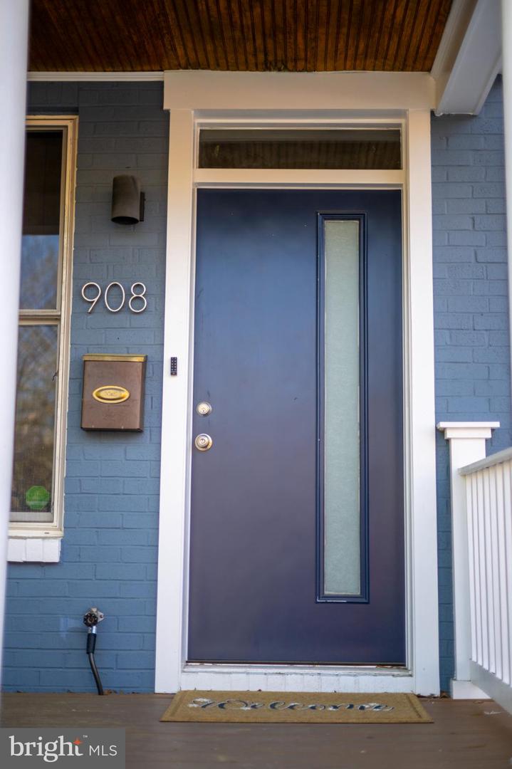 908 13TH ST NE, WASHINGTON, District Of Columbia 20002, 3 Bedrooms Bedrooms, 11 Rooms Rooms,2 BathroomsBathrooms,Residential,For sale,908 13TH ST NE,DCDC2231094 MLS # DCDC2231094