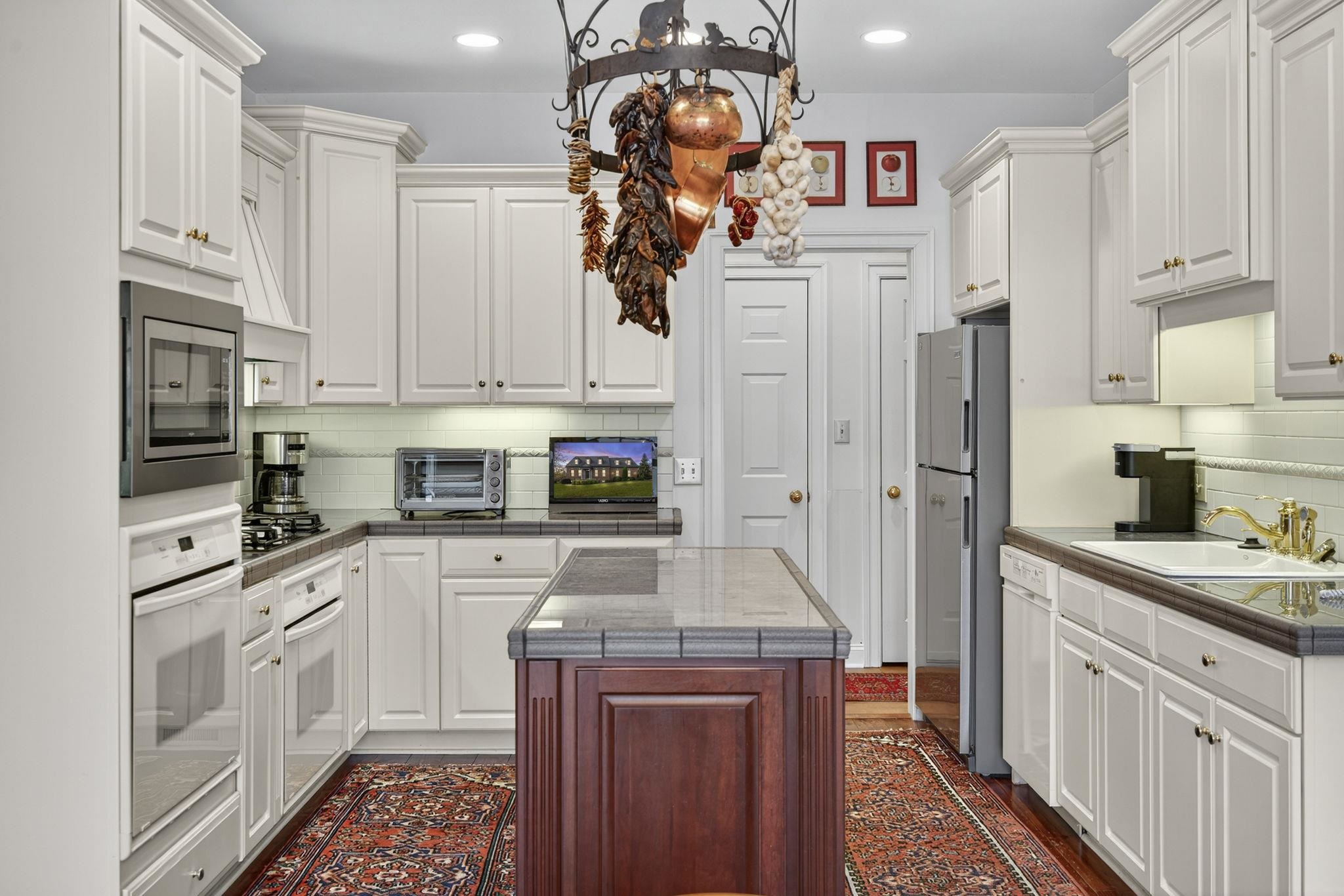 202 KINGS SQ, STAUNTON, Virginia 24401, 4 Bedrooms Bedrooms, ,3 BathroomsBathrooms,Residential,202 KINGS SQ,670910 MLS # 670910 202 KINGS SQ, STAUNTON, Virginia 24401, 4 Bedrooms Bedrooms, ,3 BathroomsBathrooms,Residential,202 KINGS SQ,670910 MLS # 670910