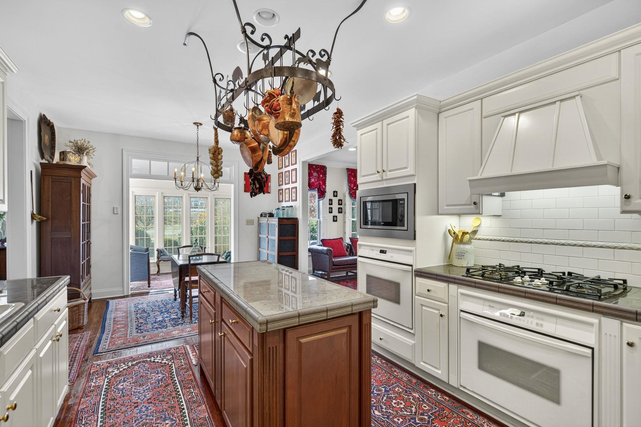 202 KINGS SQ, STAUNTON, Virginia 24401, 4 Bedrooms Bedrooms, ,3 BathroomsBathrooms,Residential,202 KINGS SQ,670910 MLS # 670910 202 KINGS SQ, STAUNTON, Virginia 24401, 4 Bedrooms Bedrooms, ,3 BathroomsBathrooms,Residential,202 KINGS SQ,670910 MLS # 670910