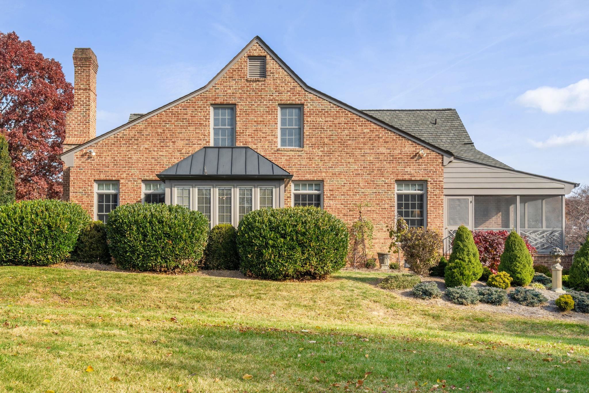 202 KINGS SQ, STAUNTON, Virginia 24401, 4 Bedrooms Bedrooms, ,3 BathroomsBathrooms,Residential,202 KINGS SQ,670910 MLS # 670910 202 KINGS SQ, STAUNTON, Virginia 24401, 4 Bedrooms Bedrooms, ,3 BathroomsBathrooms,Residential,202 KINGS SQ,670910 MLS # 670910