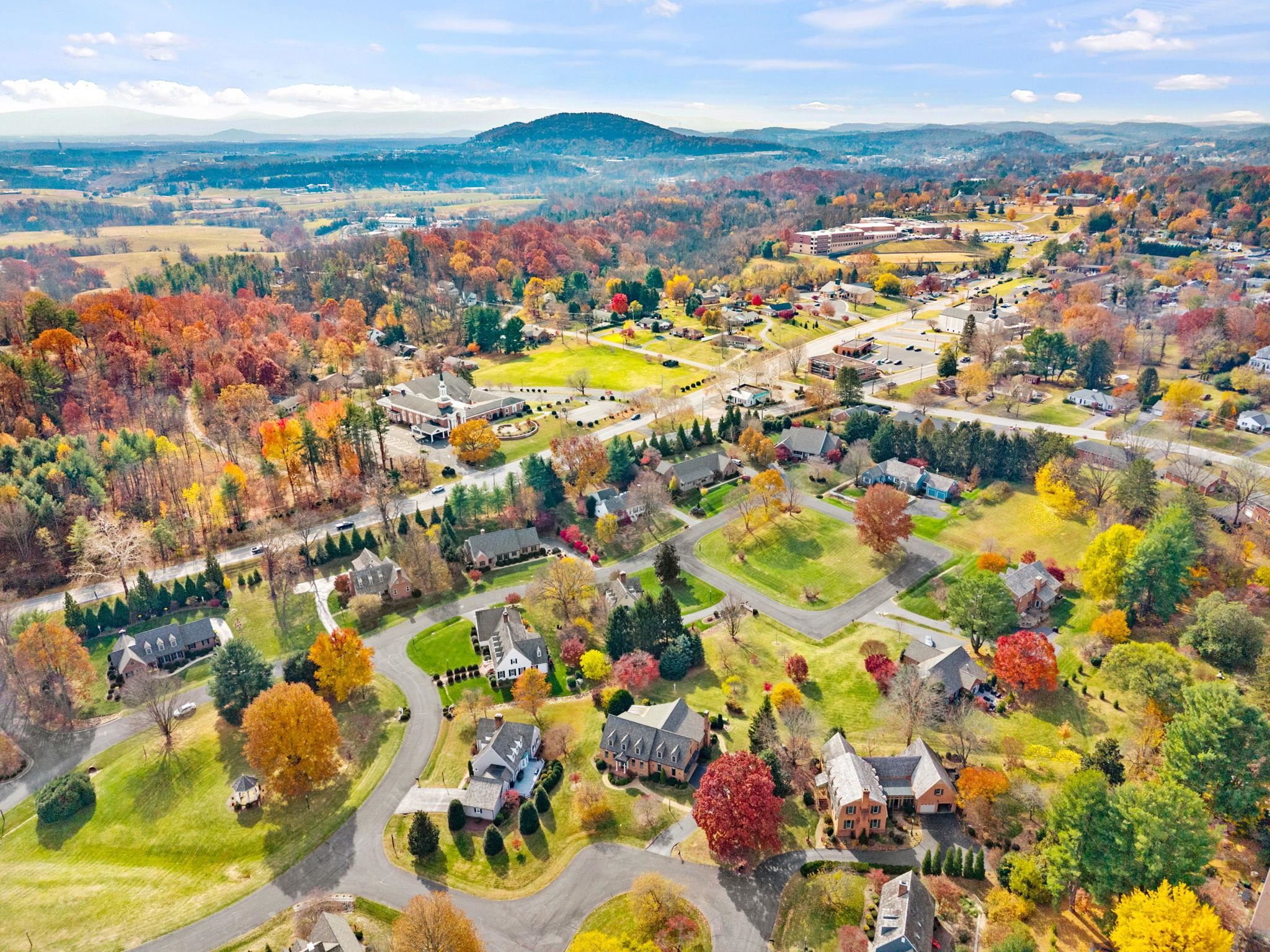 202 KINGS SQ, STAUNTON, Virginia 24401, 4 Bedrooms Bedrooms, ,3 BathroomsBathrooms,Residential,202 KINGS SQ,670910 MLS # 670910 202 KINGS SQ, STAUNTON, Virginia 24401, 4 Bedrooms Bedrooms, ,3 BathroomsBathrooms,Residential,202 KINGS SQ,670910 MLS # 670910