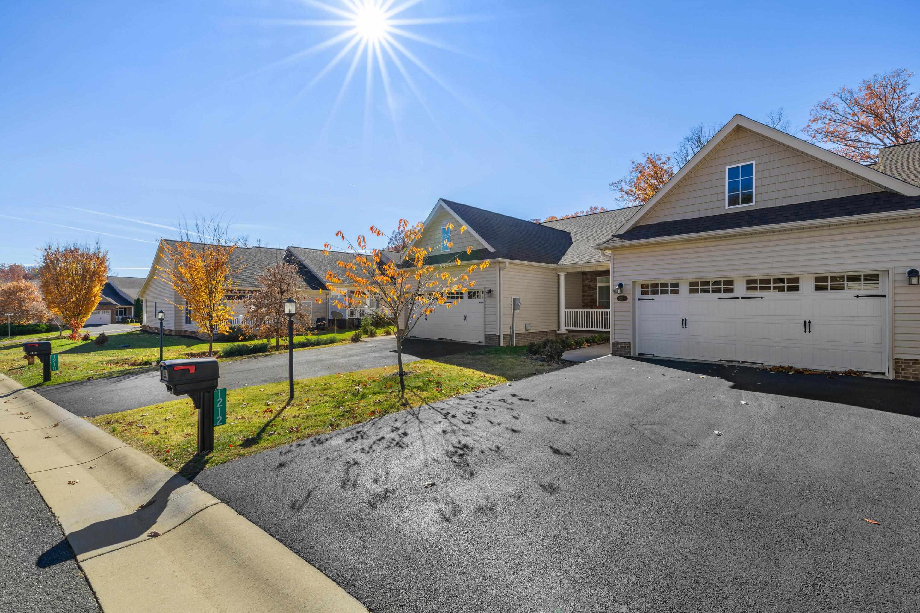 1212 STOCKER ST, STAUNTON, Virginia 24401, 3 Bedrooms Bedrooms, ,2 BathroomsBathrooms,Residential,1212 STOCKER ST,670912 MLS # 670912