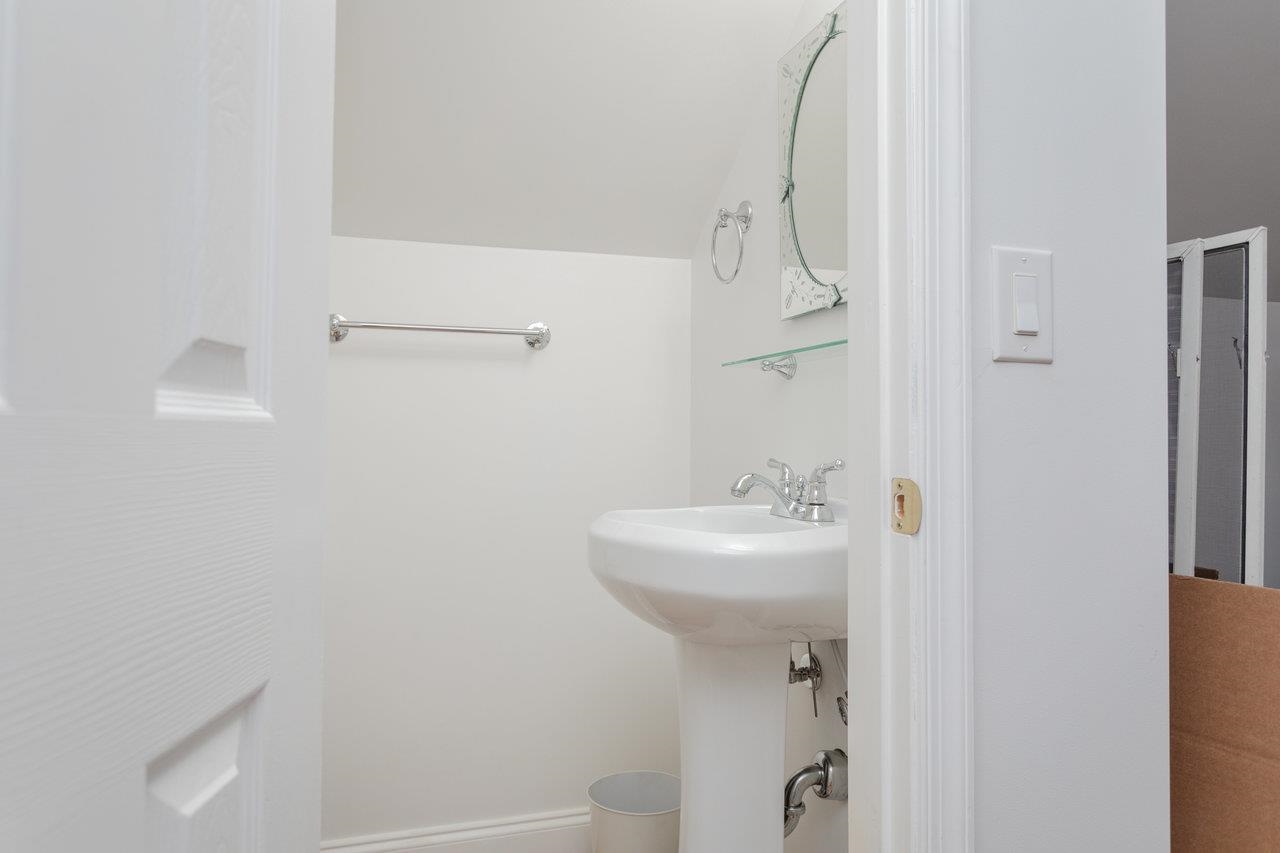 4216 COUNTRYSIDE DR, BRIDGEWATER, Virginia 22812, 3 Bedrooms Bedrooms, ,1 BathroomBathrooms,Residential,4216 COUNTRYSIDE DR,670913 MLS # 670913