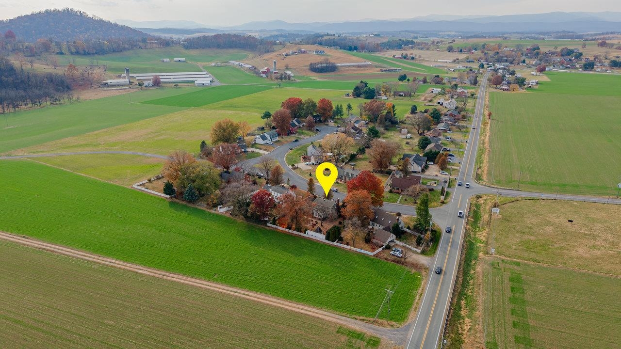 4216 COUNTRYSIDE DR, BRIDGEWATER, Virginia 22812, 3 Bedrooms Bedrooms, ,1 BathroomBathrooms,Residential,4216 COUNTRYSIDE DR,670913 MLS # 670913