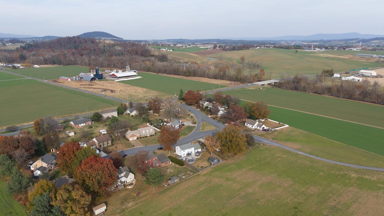 4216 COUNTRYSIDE DR, BRIDGEWATER, Virginia 22812, 3 Bedrooms Bedrooms, ,1 BathroomBathrooms,Residential,4216 COUNTRYSIDE DR,670913 MLS # 670913