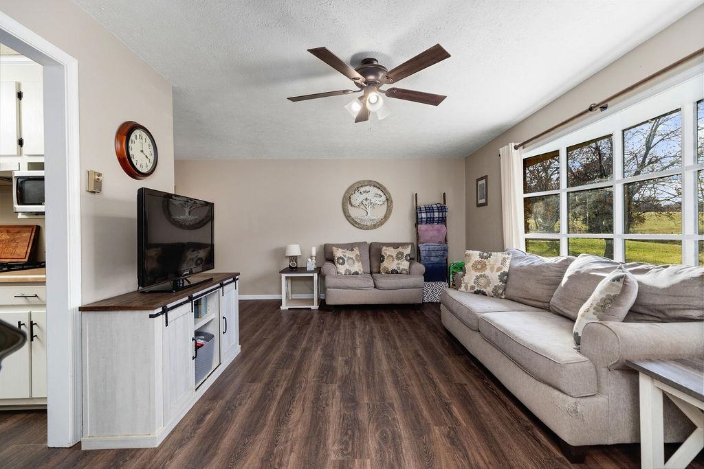 855 KIDDSVILLE RD, WAYNESBORO, Virginia 22980, 4 Bedrooms Bedrooms, ,1 BathroomBathrooms,Residential,855 KIDDSVILLE RD,670916 MLS # 670916