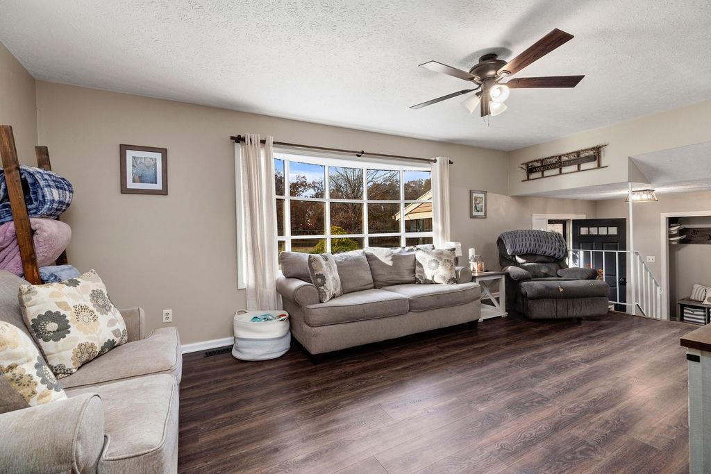 855 KIDDSVILLE RD, WAYNESBORO, Virginia 22980, 4 Bedrooms Bedrooms, ,1 BathroomBathrooms,Residential,855 KIDDSVILLE RD,670916 MLS # 670916