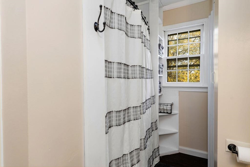 855 KIDDSVILLE RD, WAYNESBORO, Virginia 22980, 4 Bedrooms Bedrooms, ,1 BathroomBathrooms,Residential,855 KIDDSVILLE RD,670916 MLS # 670916