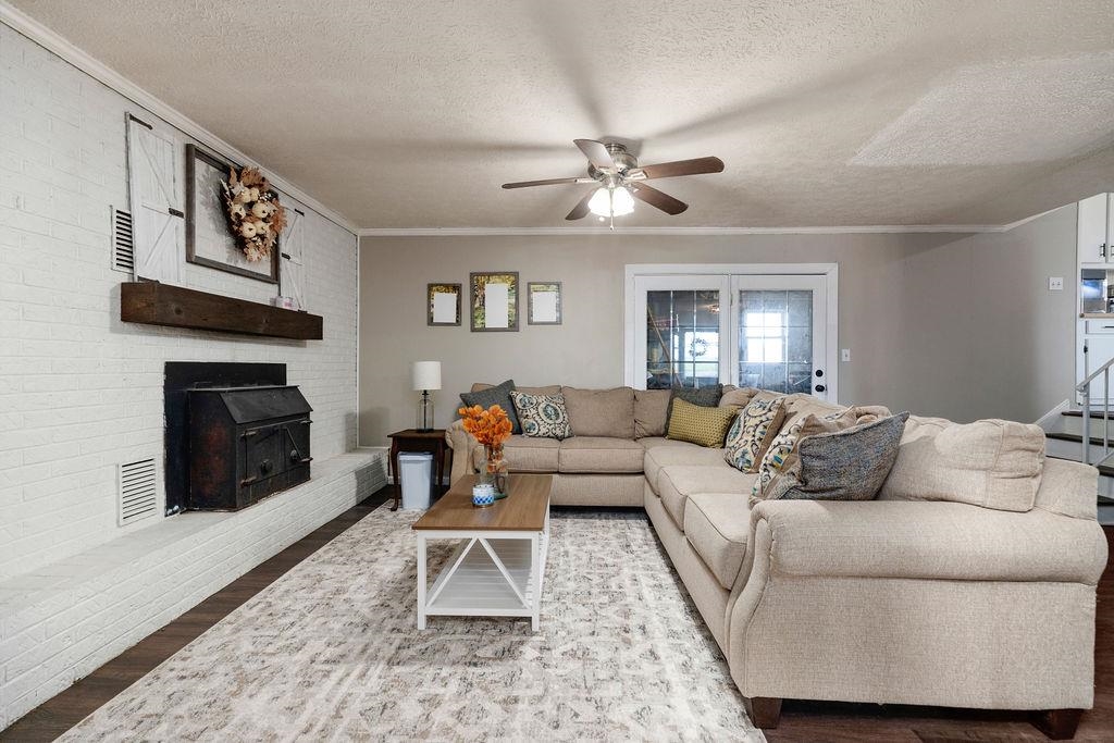 855 KIDDSVILLE RD, WAYNESBORO, Virginia 22980, 4 Bedrooms Bedrooms, ,1 BathroomBathrooms,Residential,855 KIDDSVILLE RD,670916 MLS # 670916