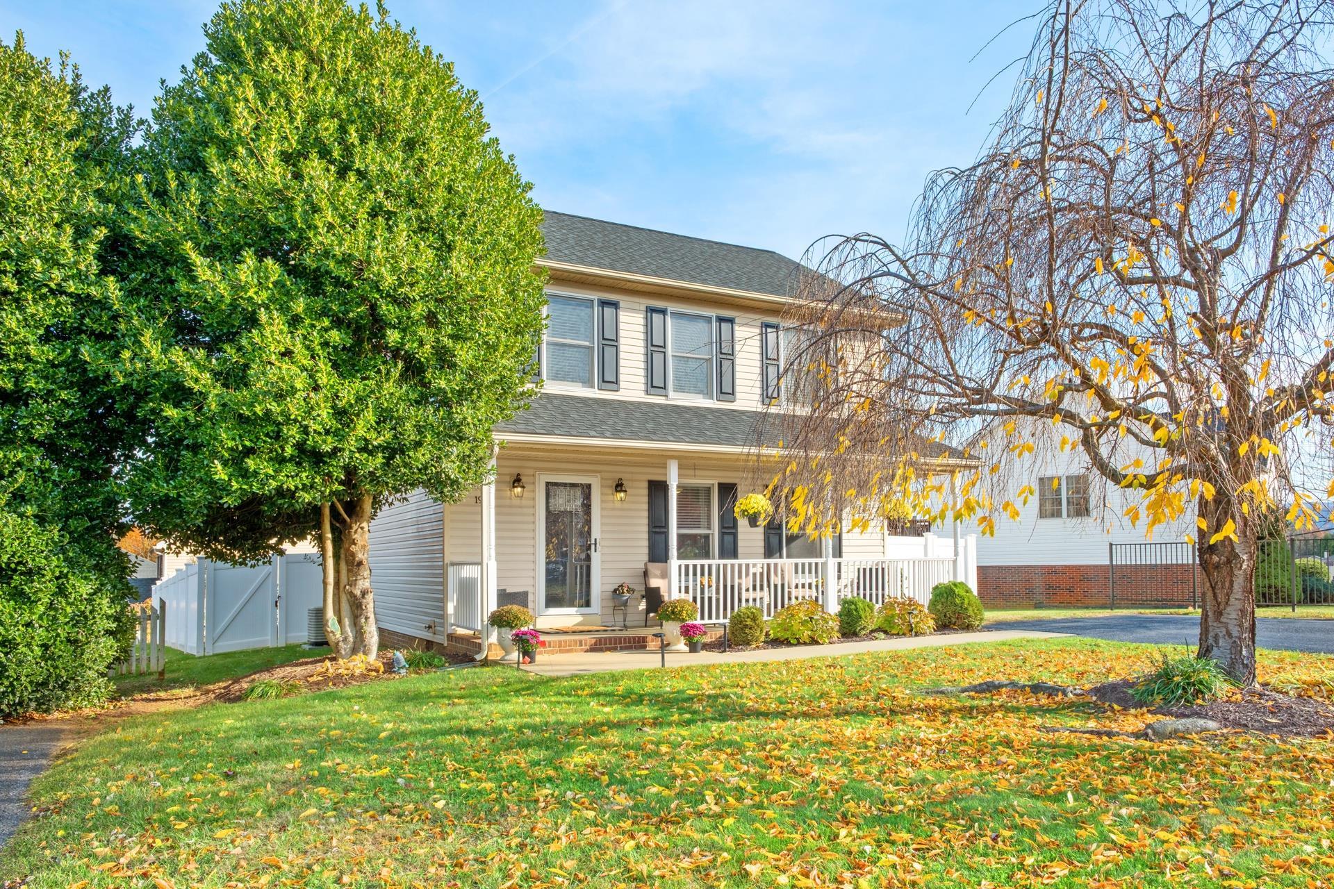 1905 MONROE ST, WAYNESBORO, Virginia 22980, 3 Bedrooms Bedrooms, ,2 BathroomsBathrooms,Residential,1905 MONROE ST,670924 MLS # 670924