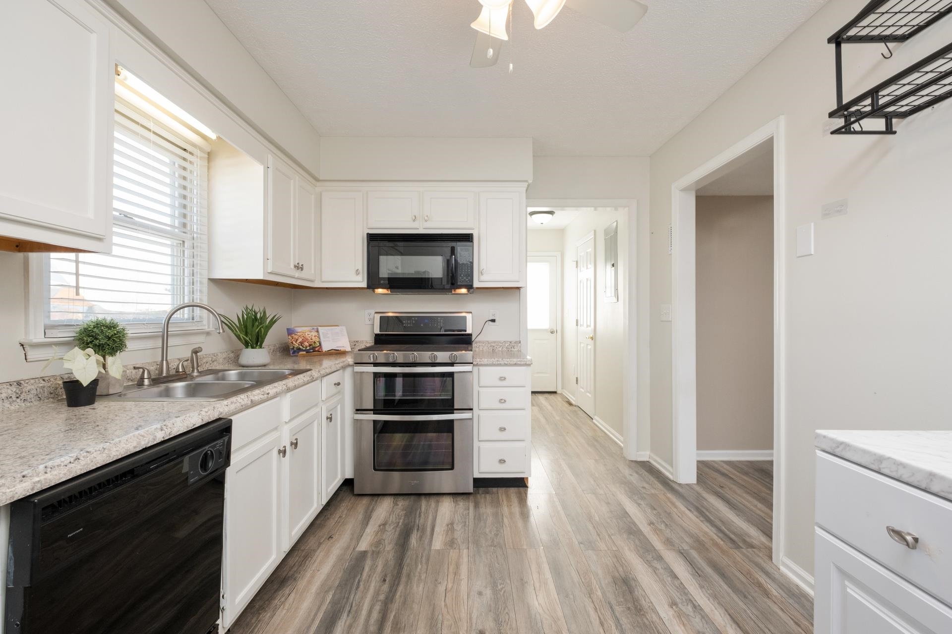 1905 MONROE ST, WAYNESBORO, Virginia 22980, 3 Bedrooms Bedrooms, ,2 BathroomsBathrooms,Residential,1905 MONROE ST,670924 MLS # 670924