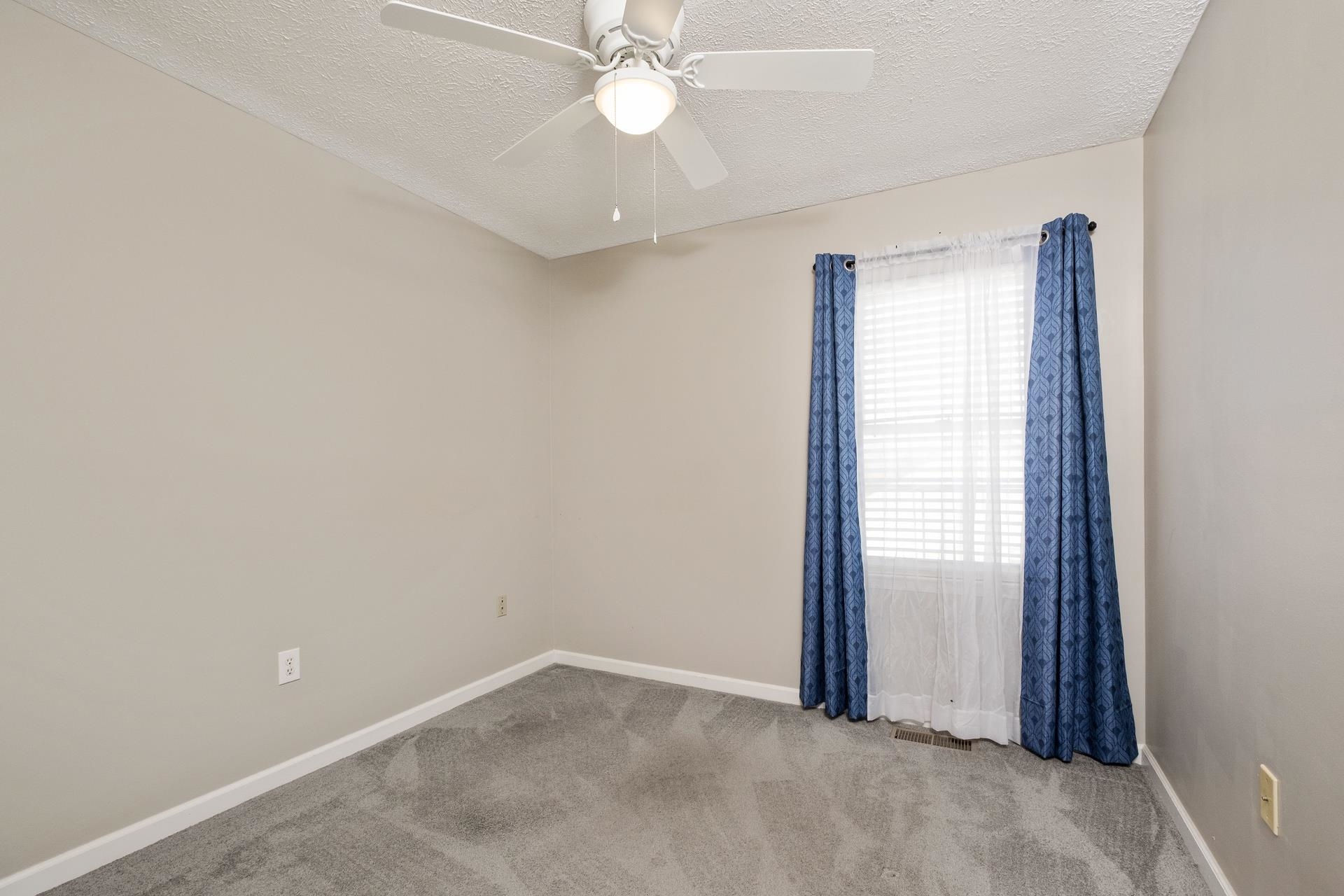 1905 MONROE ST, WAYNESBORO, Virginia 22980, 3 Bedrooms Bedrooms, ,2 BathroomsBathrooms,Residential,1905 MONROE ST,670924 MLS # 670924