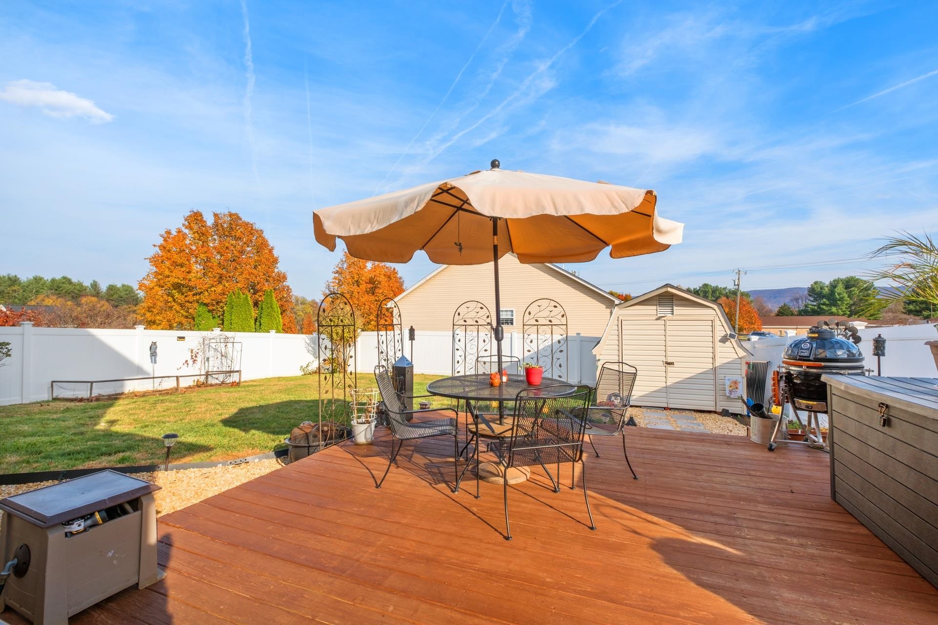 1905 MONROE ST, WAYNESBORO, Virginia 22980, 3 Bedrooms Bedrooms, ,2 BathroomsBathrooms,Residential,1905 MONROE ST,670924 MLS # 670924