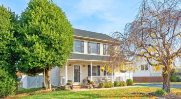 1905 MONROE ST, WAYNESBORO, Virginia 22980, 3 Bedrooms Bedrooms, ,2 BathroomsBathrooms,Residential,1905 MONROE ST,670924 MLS # 670924