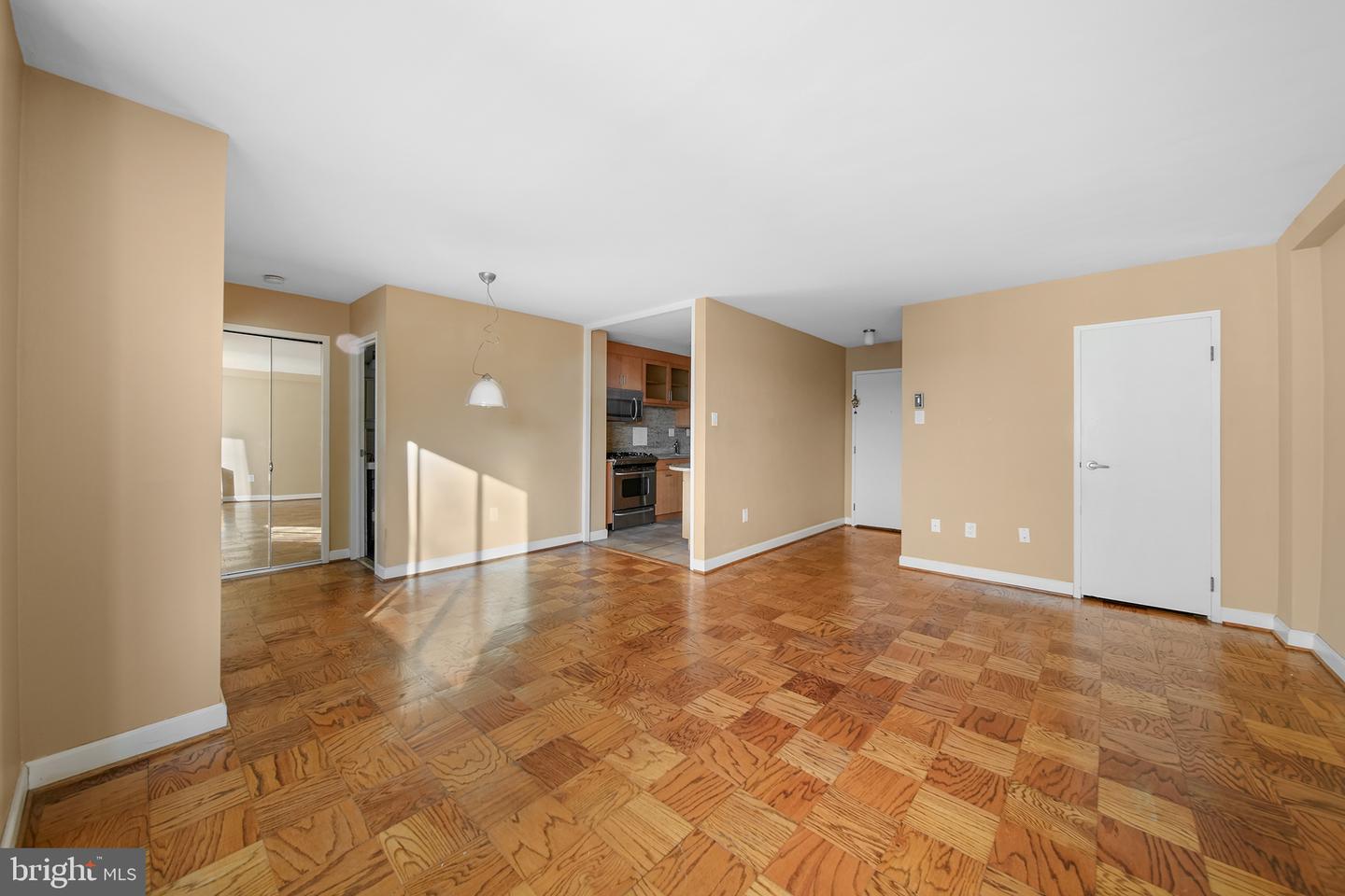 6641 WAKEFIELD DR #405, ALEXANDRIA, Virginia 22307, 1 Bedroom Bedrooms, ,1 BathroomBathrooms,Residential,For sale,6641 WAKEFIELD DR #405,VAFX2268638 MLS # VAFX2268638