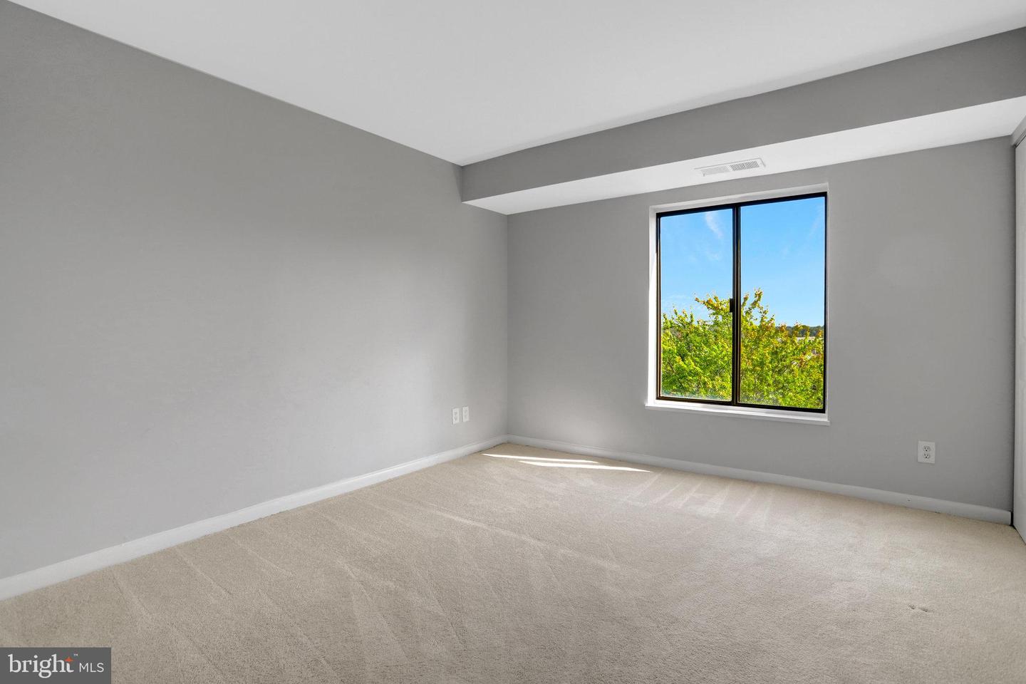 6001 ARLINGTON BLVD #821, FALLS CHURCH, Virginia 22044, 2 Bedrooms Bedrooms, ,1 BathroomBathrooms,Residential,For sale,6001 ARLINGTON BLVD #821,VAFX2269586 MLS # VAFX2269586