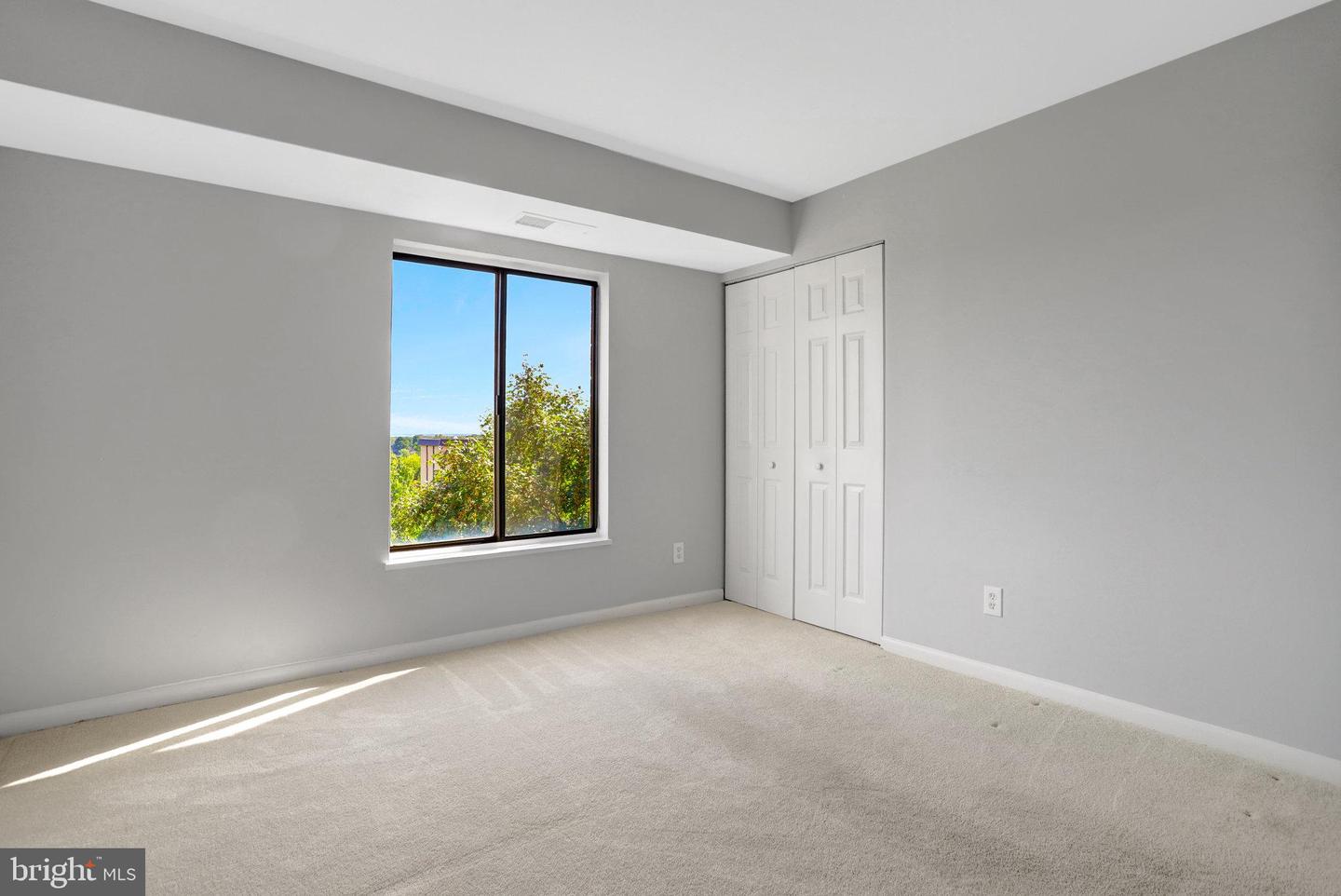 6001 ARLINGTON BLVD #821, FALLS CHURCH, Virginia 22044, 2 Bedrooms Bedrooms, ,1 BathroomBathrooms,Residential,For sale,6001 ARLINGTON BLVD #821,VAFX2269586 MLS # VAFX2269586