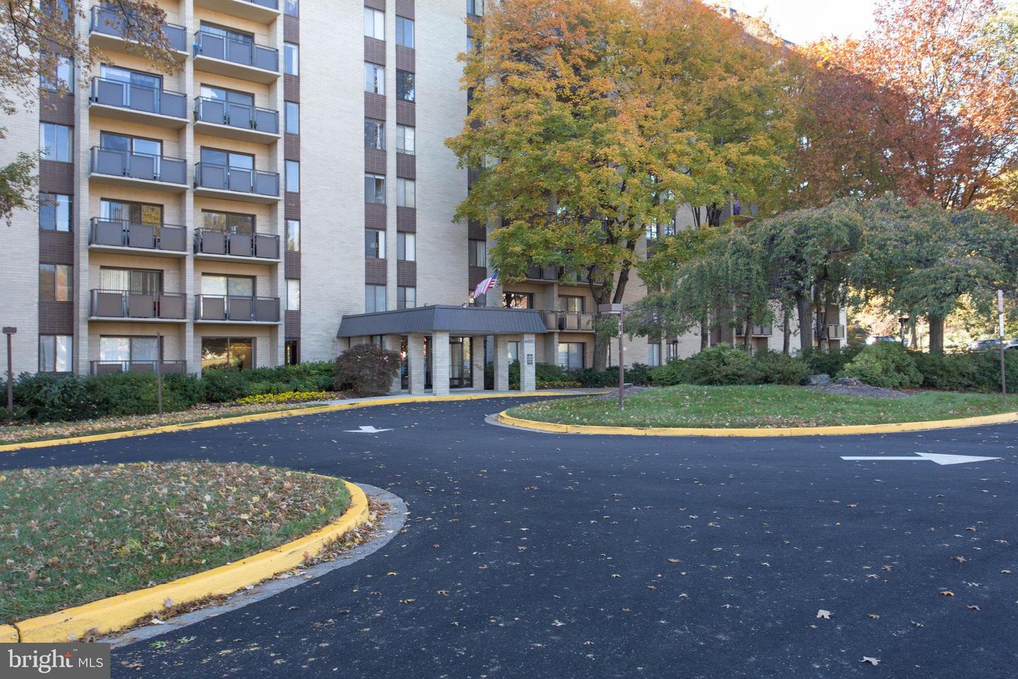 6001 ARLINGTON BLVD #821, FALLS CHURCH, Virginia 22044, 2 Bedrooms Bedrooms, ,1 BathroomBathrooms,Residential,For sale,6001 ARLINGTON BLVD #821,VAFX2269586 MLS # VAFX2269586