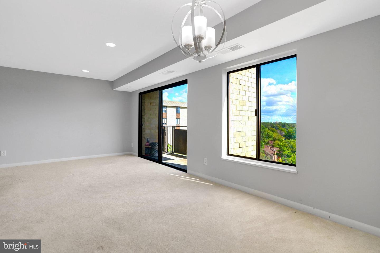 6001 ARLINGTON BLVD #821, FALLS CHURCH, Virginia 22044, 2 Bedrooms Bedrooms, ,1 BathroomBathrooms,Residential,For sale,6001 ARLINGTON BLVD #821,VAFX2269586 MLS # VAFX2269586