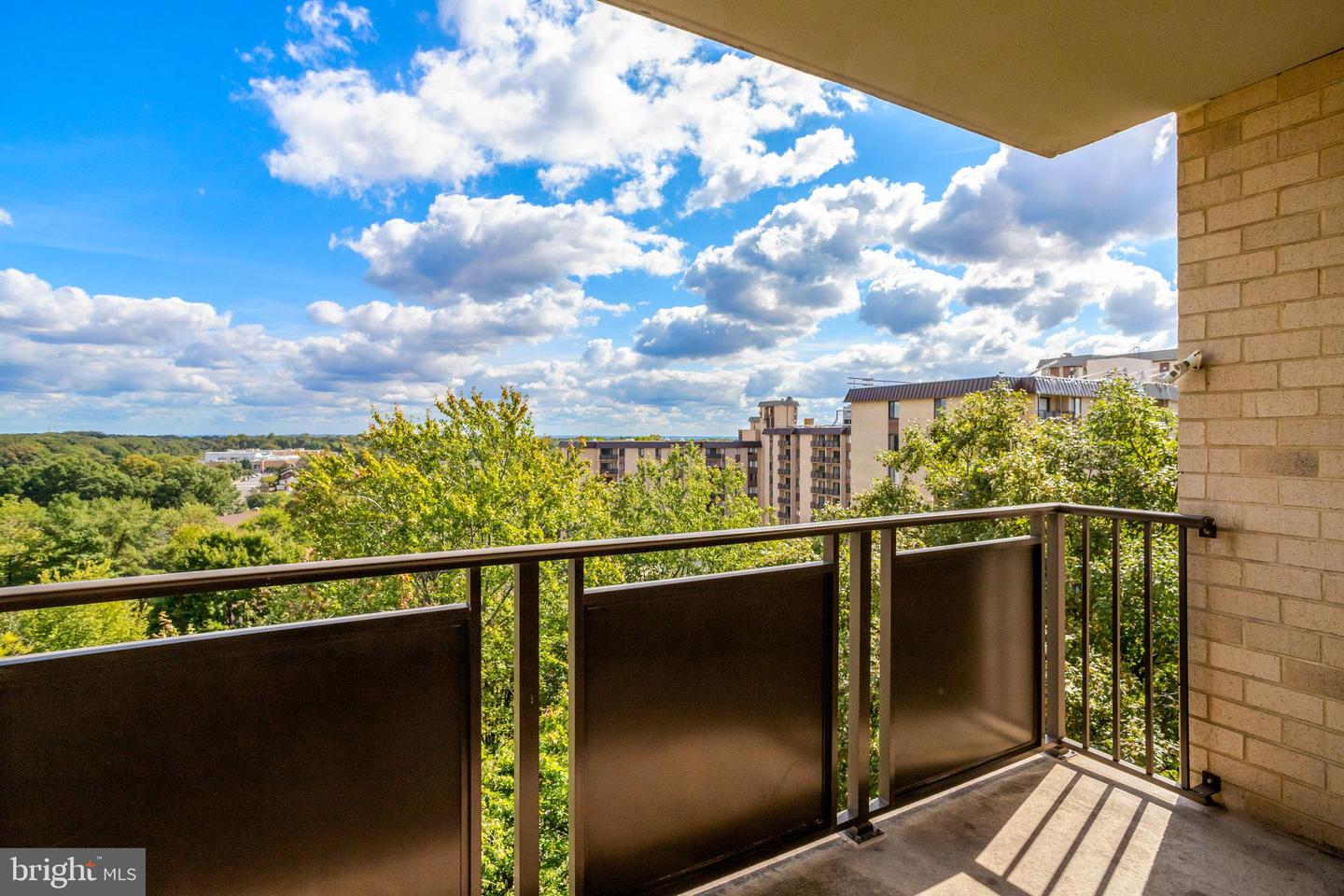 6001 ARLINGTON BLVD #821, FALLS CHURCH, Virginia 22044, 2 Bedrooms Bedrooms, ,1 BathroomBathrooms,Residential,For sale,6001 ARLINGTON BLVD #821,VAFX2269586 MLS # VAFX2269586