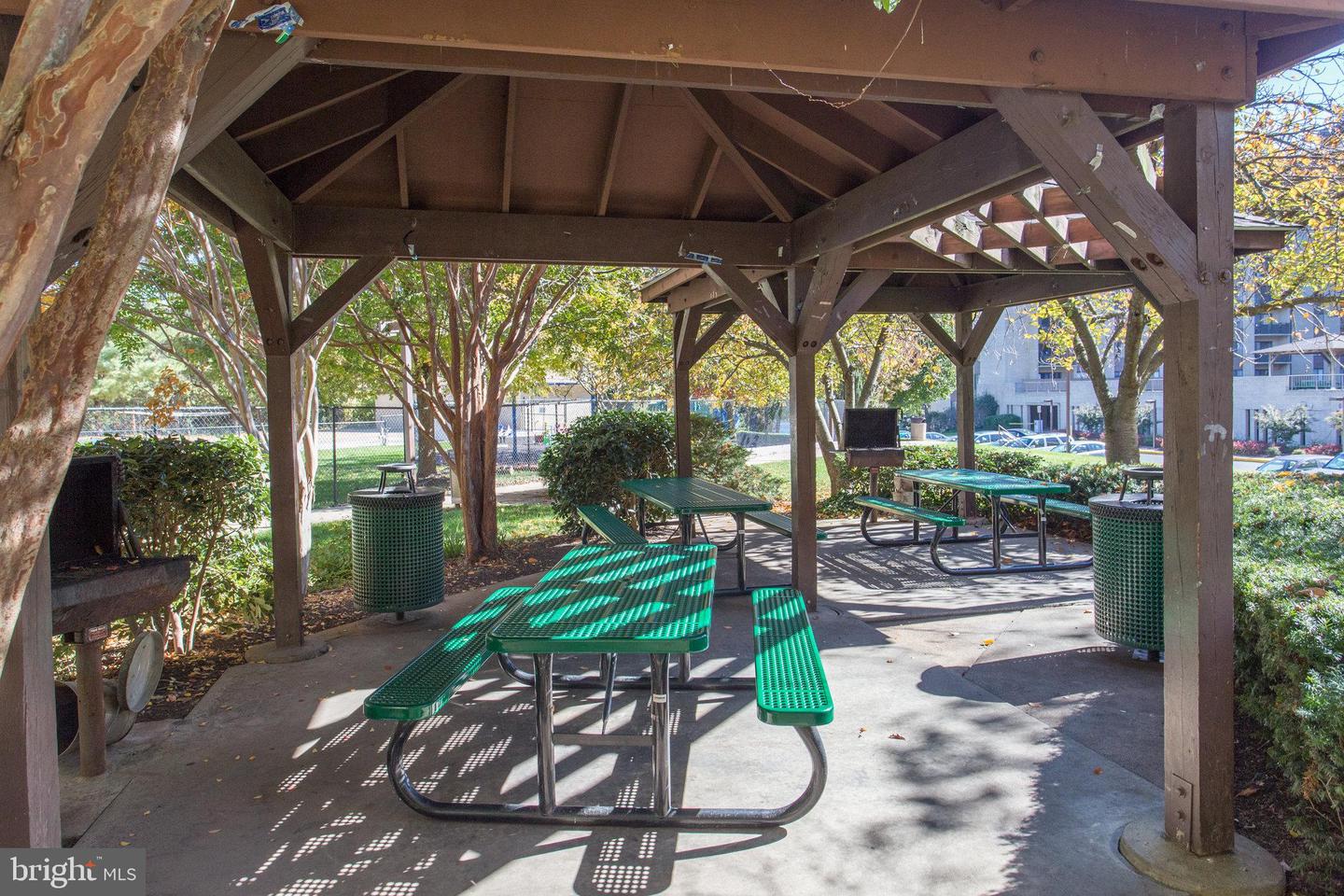 6001 ARLINGTON BLVD #821, FALLS CHURCH, Virginia 22044, 2 Bedrooms Bedrooms, ,1 BathroomBathrooms,Residential,For sale,6001 ARLINGTON BLVD #821,VAFX2269586 MLS # VAFX2269586