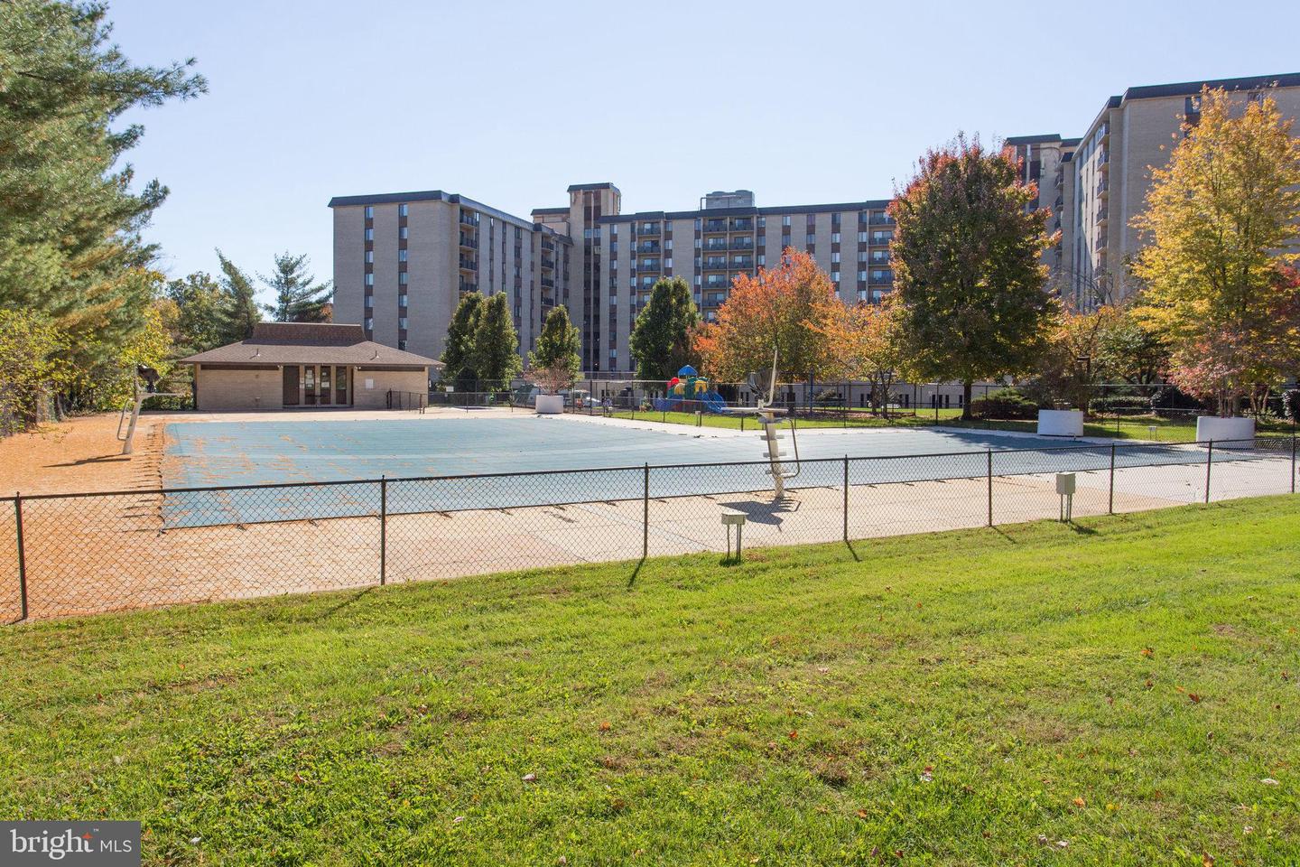 6001 ARLINGTON BLVD #821, FALLS CHURCH, Virginia 22044, 2 Bedrooms Bedrooms, ,1 BathroomBathrooms,Residential,For sale,6001 ARLINGTON BLVD #821,VAFX2269586 MLS # VAFX2269586