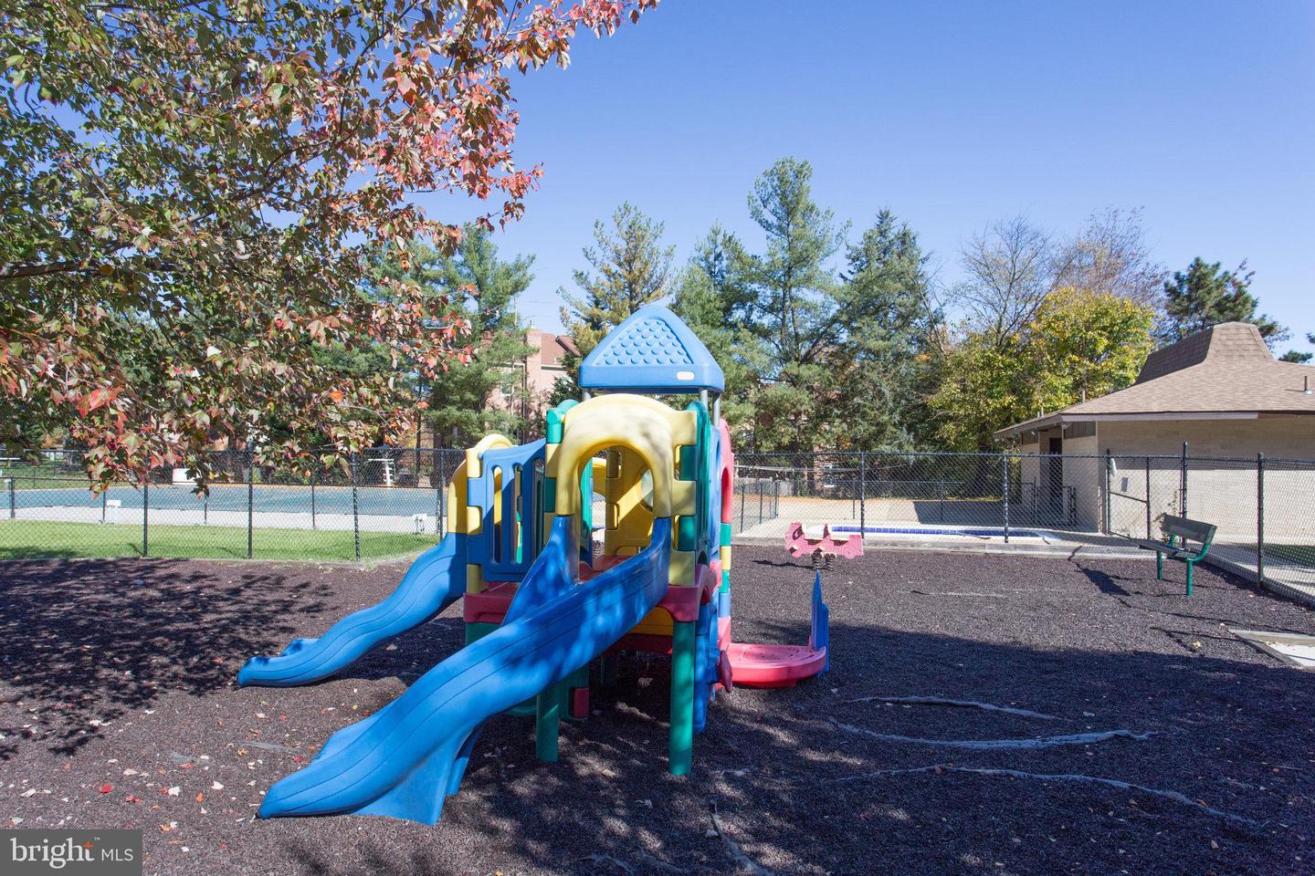 6001 ARLINGTON BLVD #821, FALLS CHURCH, Virginia 22044, 2 Bedrooms Bedrooms, ,1 BathroomBathrooms,Residential,For sale,6001 ARLINGTON BLVD #821,VAFX2269586 MLS # VAFX2269586