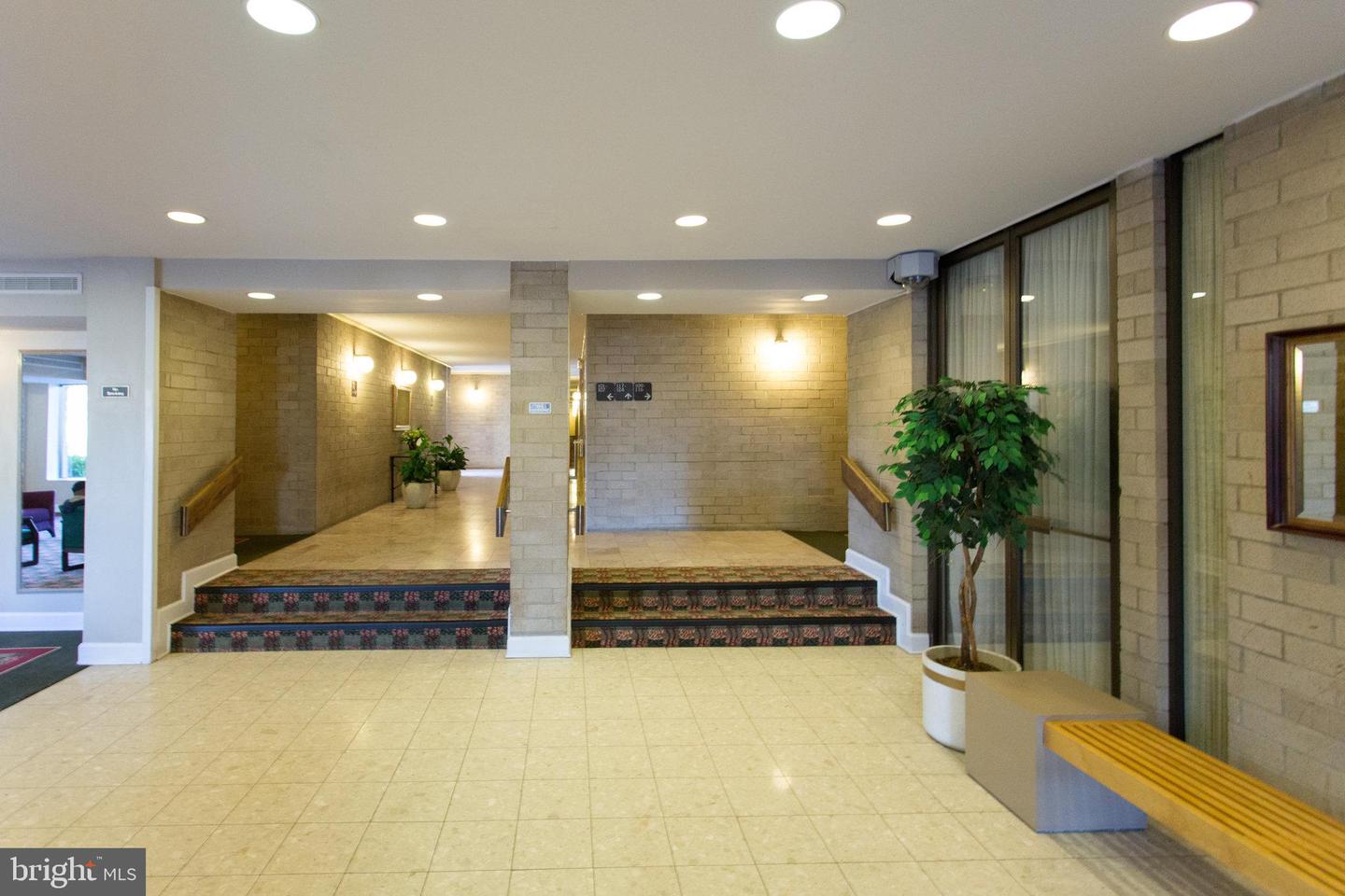 6001 ARLINGTON BLVD #821, FALLS CHURCH, Virginia 22044, 2 Bedrooms Bedrooms, ,1 BathroomBathrooms,Residential,For sale,6001 ARLINGTON BLVD #821,VAFX2269586 MLS # VAFX2269586