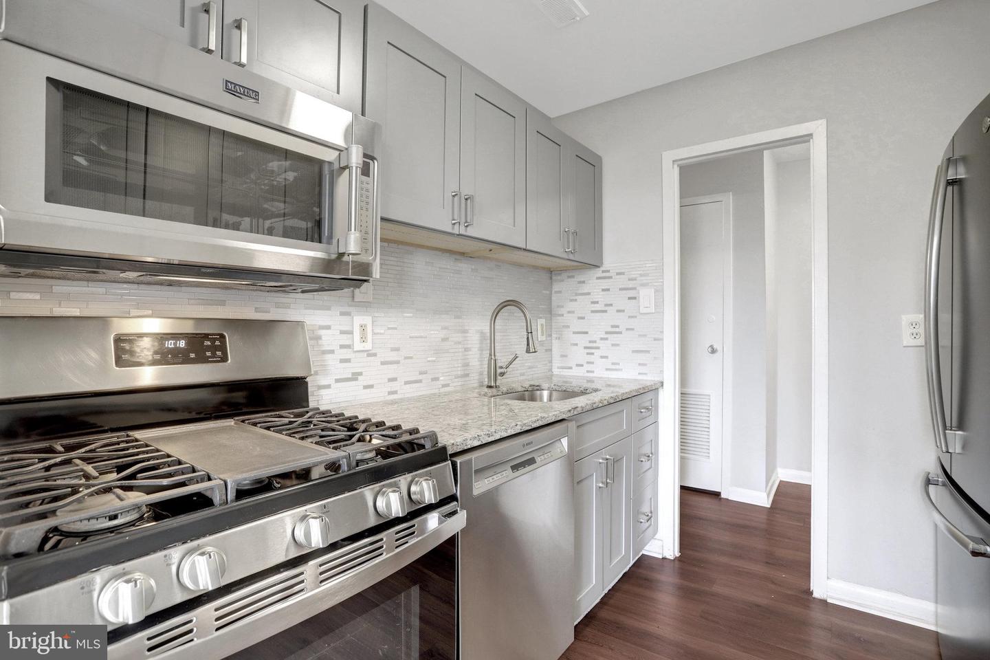 6001 ARLINGTON BLVD #821, FALLS CHURCH, Virginia 22044, 2 Bedrooms Bedrooms, ,1 BathroomBathrooms,Residential,For sale,6001 ARLINGTON BLVD #821,VAFX2269586 MLS # VAFX2269586