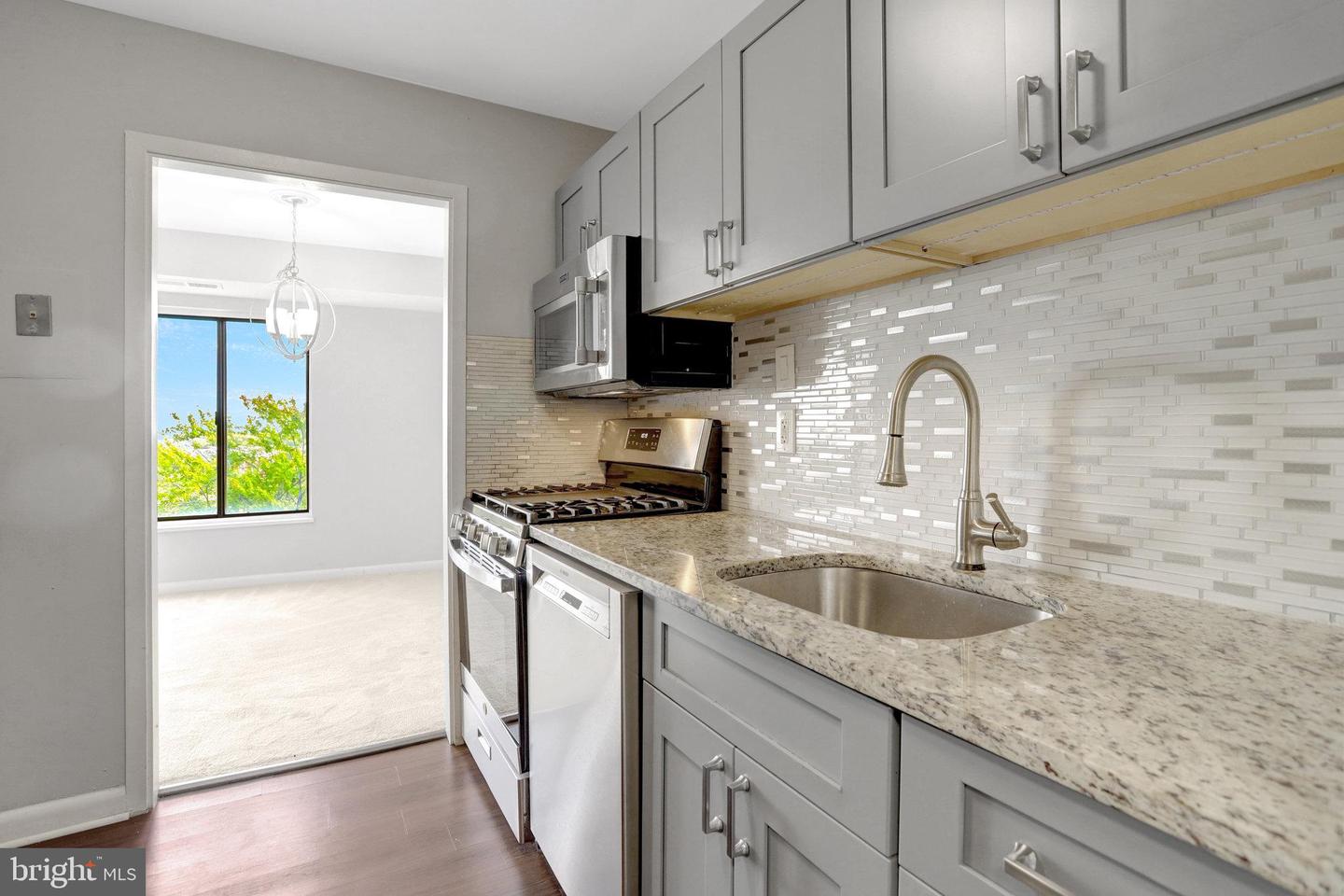 6001 ARLINGTON BLVD #821, FALLS CHURCH, Virginia 22044, 2 Bedrooms Bedrooms, ,1 BathroomBathrooms,Residential,For sale,6001 ARLINGTON BLVD #821,VAFX2269586 MLS # VAFX2269586