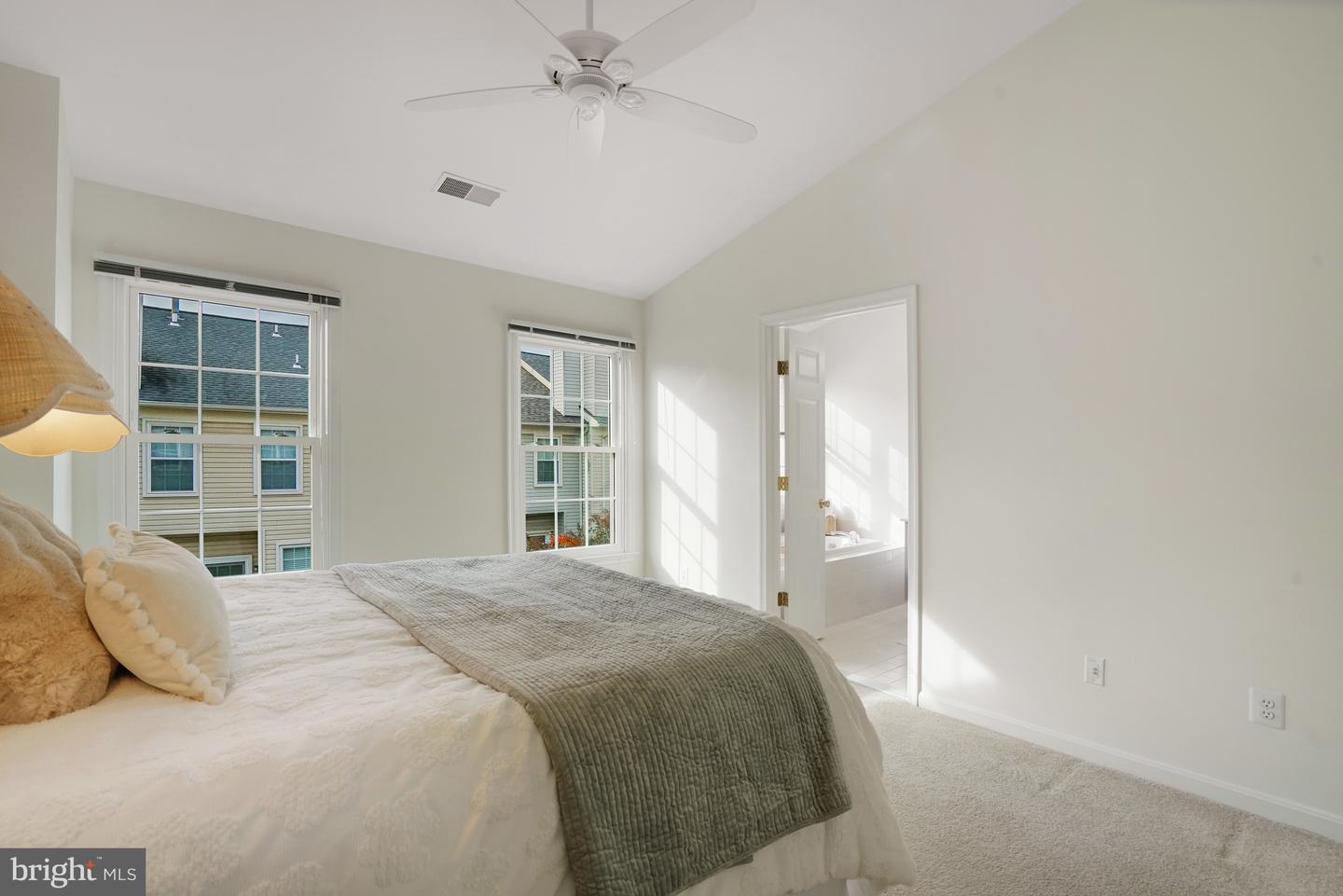 5606 BROOKLAND CT, ALEXANDRIA, Virginia 22310, 3 Bedrooms Bedrooms, ,2 BathroomsBathrooms,Residential,For sale,5606 BROOKLAND CT,VAFX2275814 MLS # VAFX2275814 5606 BROOKLAND CT, ALEXANDRIA, Virginia 22310, 3 Bedrooms Bedrooms, ,2 BathroomsBathrooms,Residential,For sale,5606 BROOKLAND CT,VAFX2275814 MLS # VAFX2275814