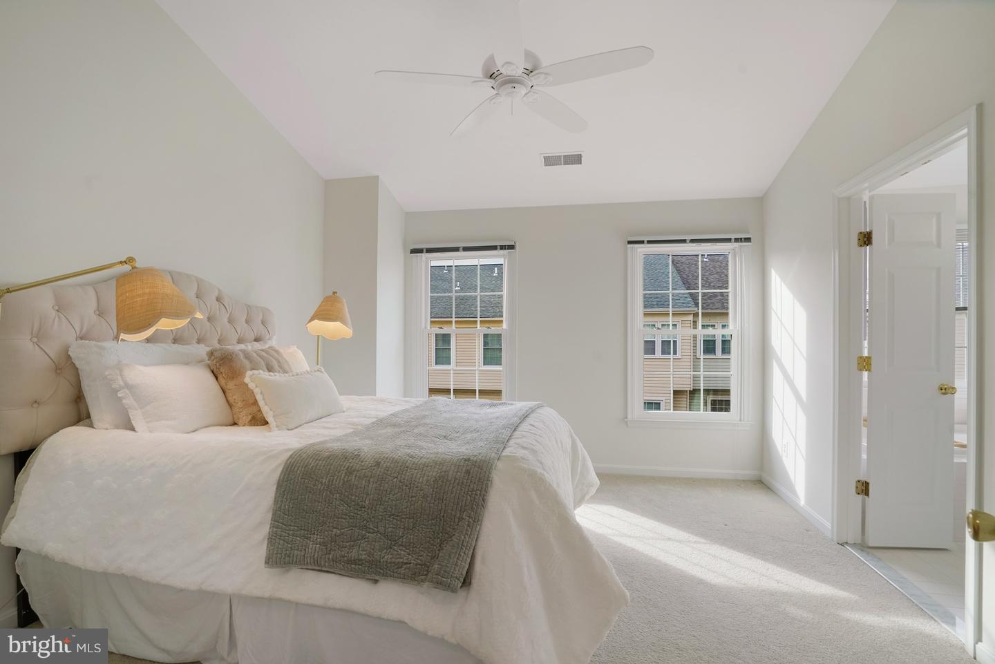 5606 BROOKLAND CT, ALEXANDRIA, Virginia 22310, 3 Bedrooms Bedrooms, ,2 BathroomsBathrooms,Residential,For sale,5606 BROOKLAND CT,VAFX2275814 MLS # VAFX2275814 5606 BROOKLAND CT, ALEXANDRIA, Virginia 22310, 3 Bedrooms Bedrooms, ,2 BathroomsBathrooms,Residential,For sale,5606 BROOKLAND CT,VAFX2275814 MLS # VAFX2275814