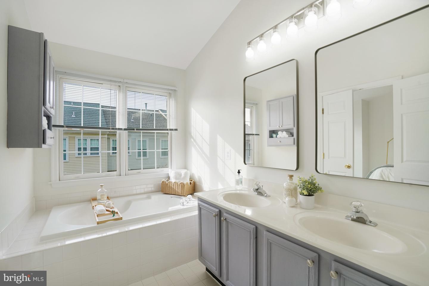 5606 BROOKLAND CT, ALEXANDRIA, Virginia 22310, 3 Bedrooms Bedrooms, ,2 BathroomsBathrooms,Residential,For sale,5606 BROOKLAND CT,VAFX2275814 MLS # VAFX2275814 5606 BROOKLAND CT, ALEXANDRIA, Virginia 22310, 3 Bedrooms Bedrooms, ,2 BathroomsBathrooms,Residential,For sale,5606 BROOKLAND CT,VAFX2275814 MLS # VAFX2275814