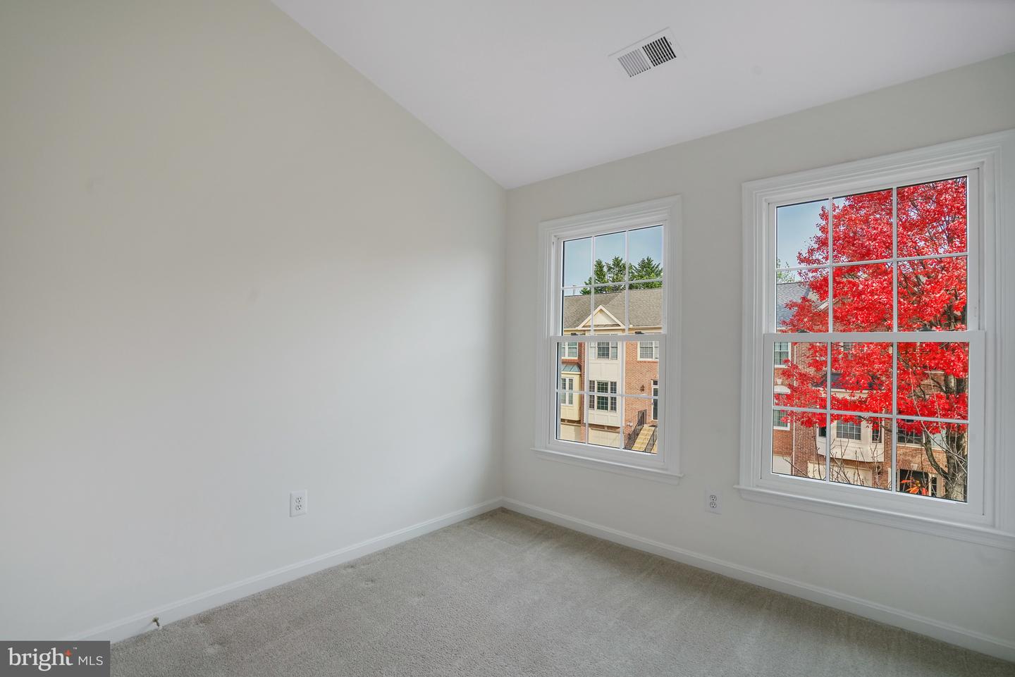 5606 BROOKLAND CT, ALEXANDRIA, Virginia 22310, 3 Bedrooms Bedrooms, ,2 BathroomsBathrooms,Residential,For sale,5606 BROOKLAND CT,VAFX2275814 MLS # VAFX2275814 5606 BROOKLAND CT, ALEXANDRIA, Virginia 22310, 3 Bedrooms Bedrooms, ,2 BathroomsBathrooms,Residential,For sale,5606 BROOKLAND CT,VAFX2275814 MLS # VAFX2275814