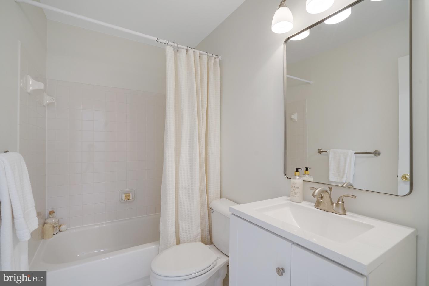 5606 BROOKLAND CT, ALEXANDRIA, Virginia 22310, 3 Bedrooms Bedrooms, ,2 BathroomsBathrooms,Residential,For sale,5606 BROOKLAND CT,VAFX2275814 MLS # VAFX2275814 5606 BROOKLAND CT, ALEXANDRIA, Virginia 22310, 3 Bedrooms Bedrooms, ,2 BathroomsBathrooms,Residential,For sale,5606 BROOKLAND CT,VAFX2275814 MLS # VAFX2275814
