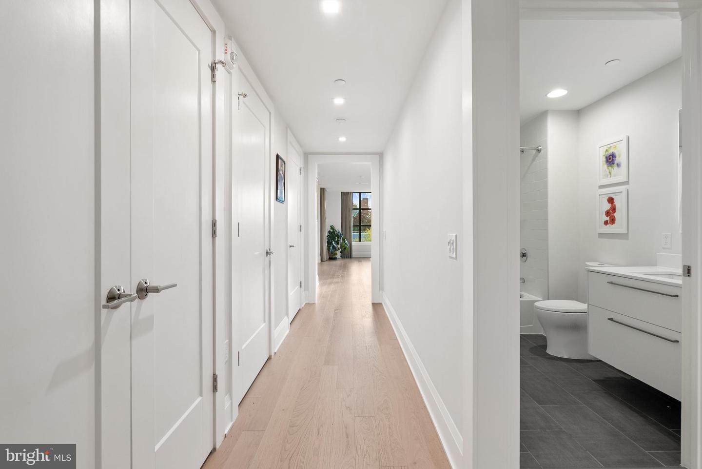 22 BAKERS WALK #306, ALEXANDRIA, Virginia 22314, 2 Bedrooms Bedrooms, ,2 BathroomsBathrooms,Residential,For sale,22 BAKERS WALK #306,VAAX2051504 MLS # VAAX2051504 22 BAKERS WALK #306, ALEXANDRIA, Virginia 22314, 2 Bedrooms Bedrooms, ,2 BathroomsBathrooms,Residential,For sale,22 BAKERS WALK #306,VAAX2051504 MLS # VAAX2051504