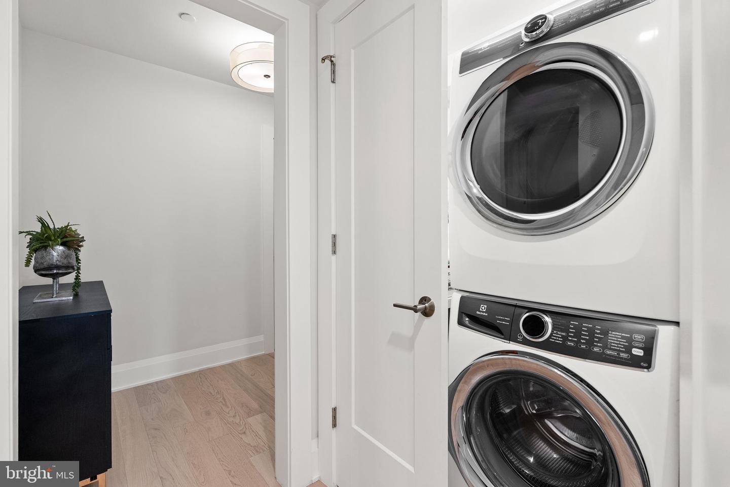 22 BAKERS WALK #306, ALEXANDRIA, Virginia 22314, 2 Bedrooms Bedrooms, ,2 BathroomsBathrooms,Residential,For sale,22 BAKERS WALK #306,VAAX2051504 MLS # VAAX2051504 22 BAKERS WALK #306, ALEXANDRIA, Virginia 22314, 2 Bedrooms Bedrooms, ,2 BathroomsBathrooms,Residential,For sale,22 BAKERS WALK #306,VAAX2051504 MLS # VAAX2051504