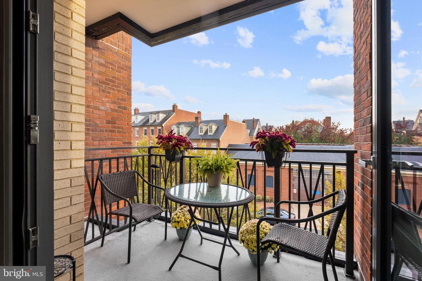 22 BAKERS WALK #306, ALEXANDRIA, Virginia 22314, 2 Bedrooms Bedrooms, ,2 BathroomsBathrooms,Residential,For sale,22 BAKERS WALK #306,VAAX2051504 MLS # VAAX2051504 22 BAKERS WALK #306, ALEXANDRIA, Virginia 22314, 2 Bedrooms Bedrooms, ,2 BathroomsBathrooms,Residential,For sale,22 BAKERS WALK #306,VAAX2051504 MLS # VAAX2051504