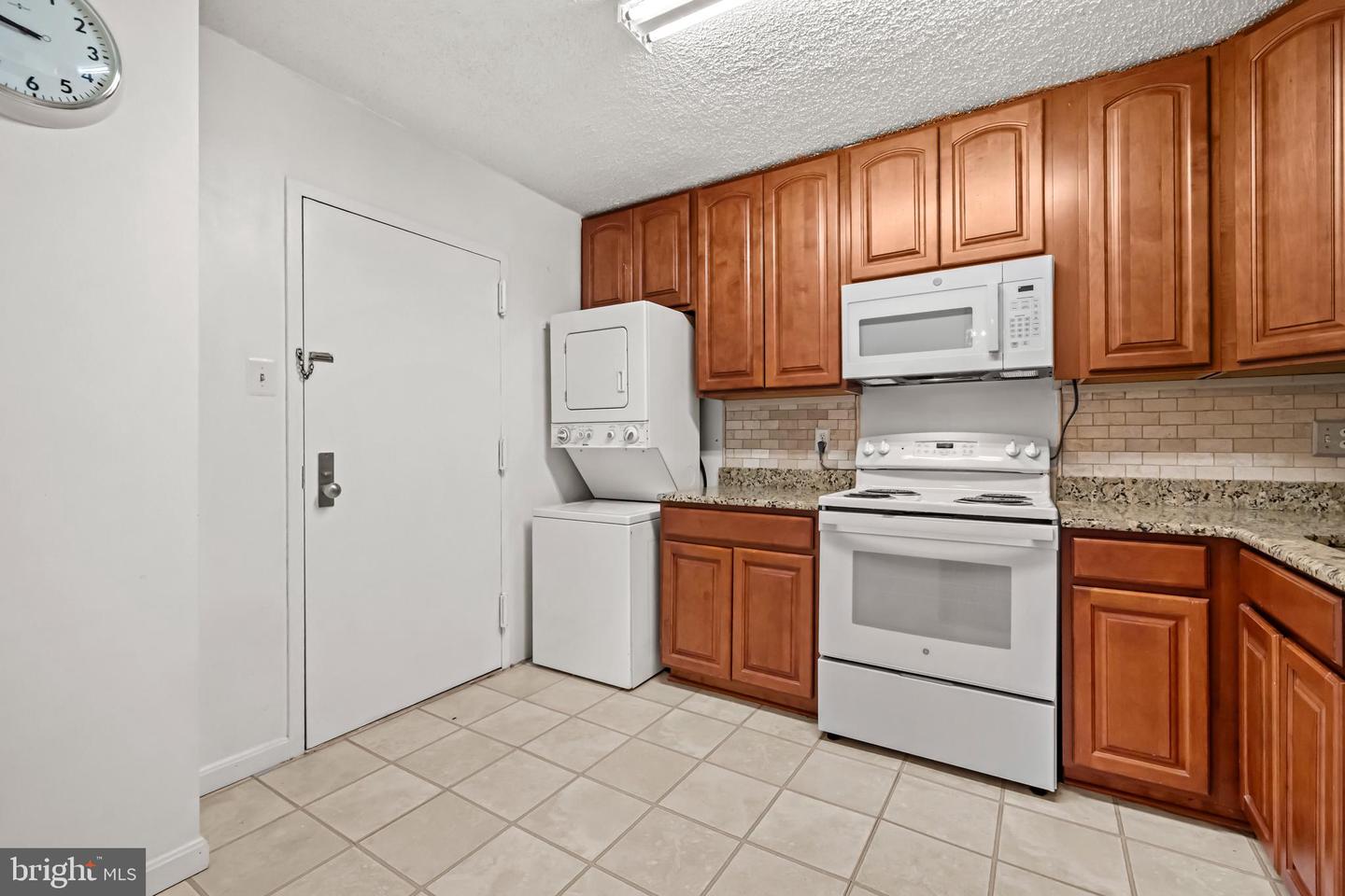 1800 OLD MEADOW RD #1412, MCLEAN, Virginia 22102, 1 Bedroom Bedrooms, 2 Rooms Rooms,1 BathroomBathrooms,Residential,For sale,1800 OLD MEADOW RD #1412,VAFX2278172 MLS # VAFX2278172