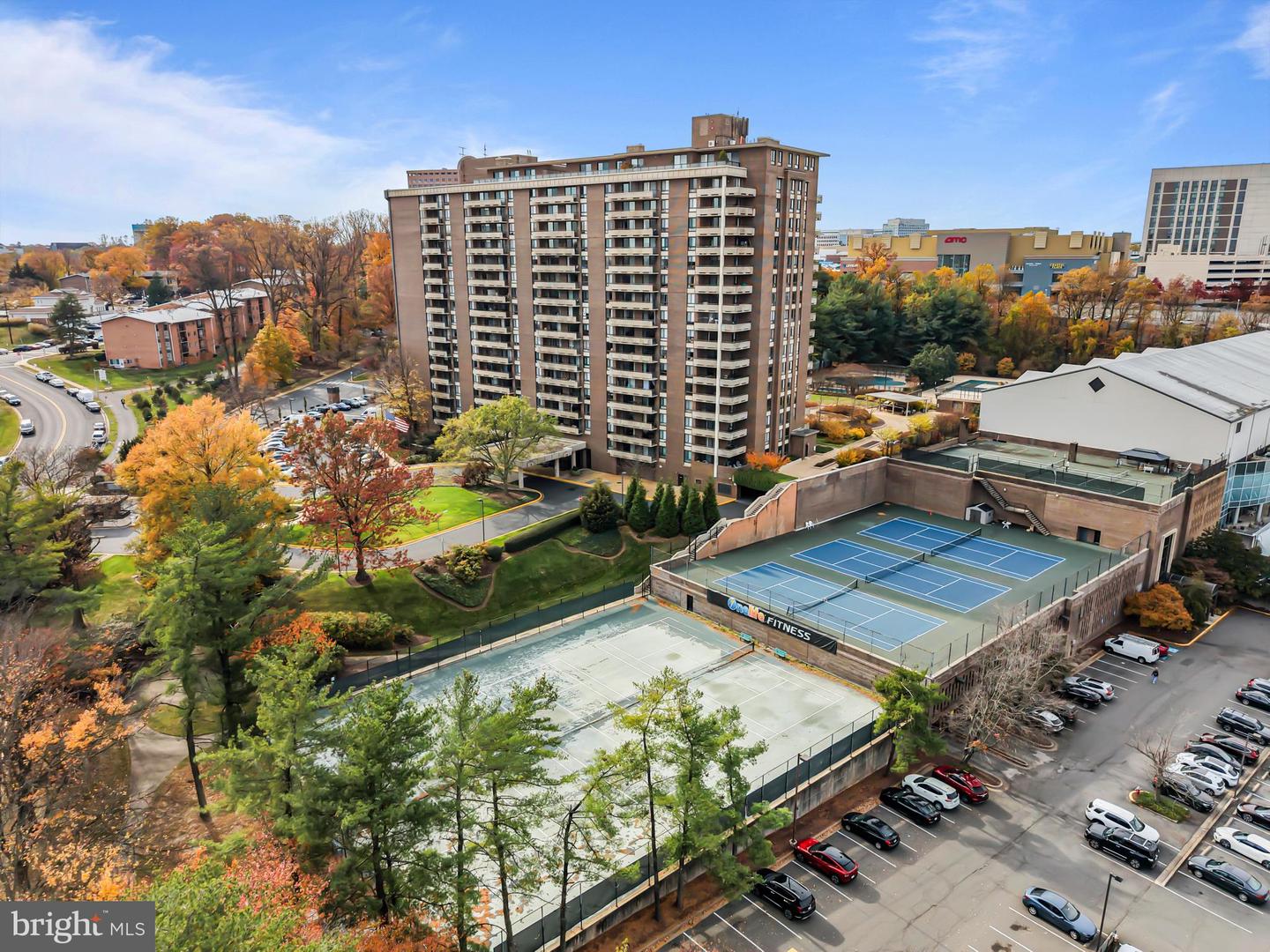 1800 OLD MEADOW RD #1412, MCLEAN, Virginia 22102, 1 Bedroom Bedrooms, 2 Rooms Rooms,1 BathroomBathrooms,Residential,For sale,1800 OLD MEADOW RD #1412,VAFX2278172 MLS # VAFX2278172