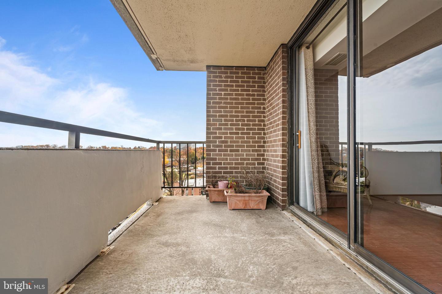 1800 OLD MEADOW RD #1412, MCLEAN, Virginia 22102, 1 Bedroom Bedrooms, 2 Rooms Rooms,1 BathroomBathrooms,Residential,For sale,1800 OLD MEADOW RD #1412,VAFX2278172 MLS # VAFX2278172