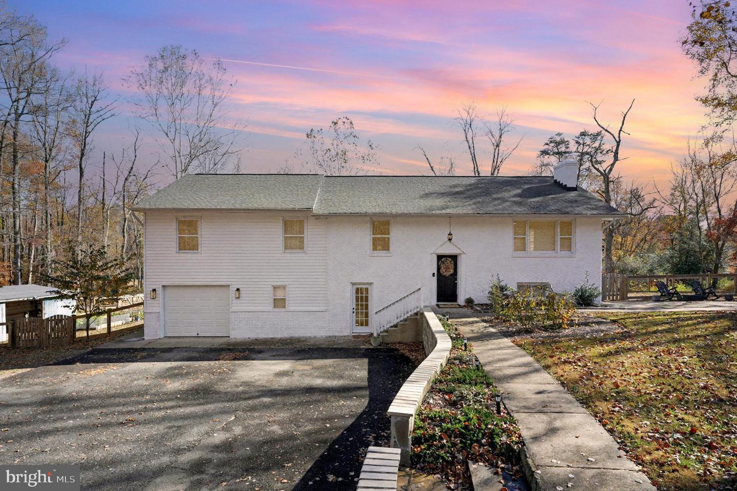 9119 OLD BLOCK HOUSE LN, SPOTSYLVANIA, Virginia 22551, 5 Bedrooms Bedrooms, ,2 BathroomsBathrooms,Residential,For sale,9119 OLD BLOCK HOUSE LN,VASP2037490 MLS # VASP2037490